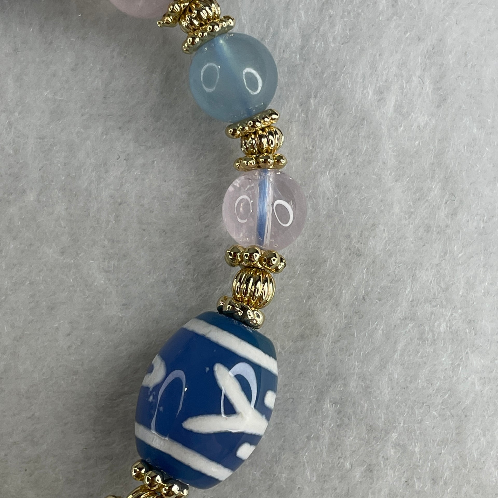 Natural Powerful Tibetan Old Oily Agate Patina Guiren Tairen Human Dzi Bead with Agate Beads Bracelet 22.98g 17cm 15.6 by 12.4mm 3 Dzi Beads - Huangs Jadeite and Jewelry Pte Ltd