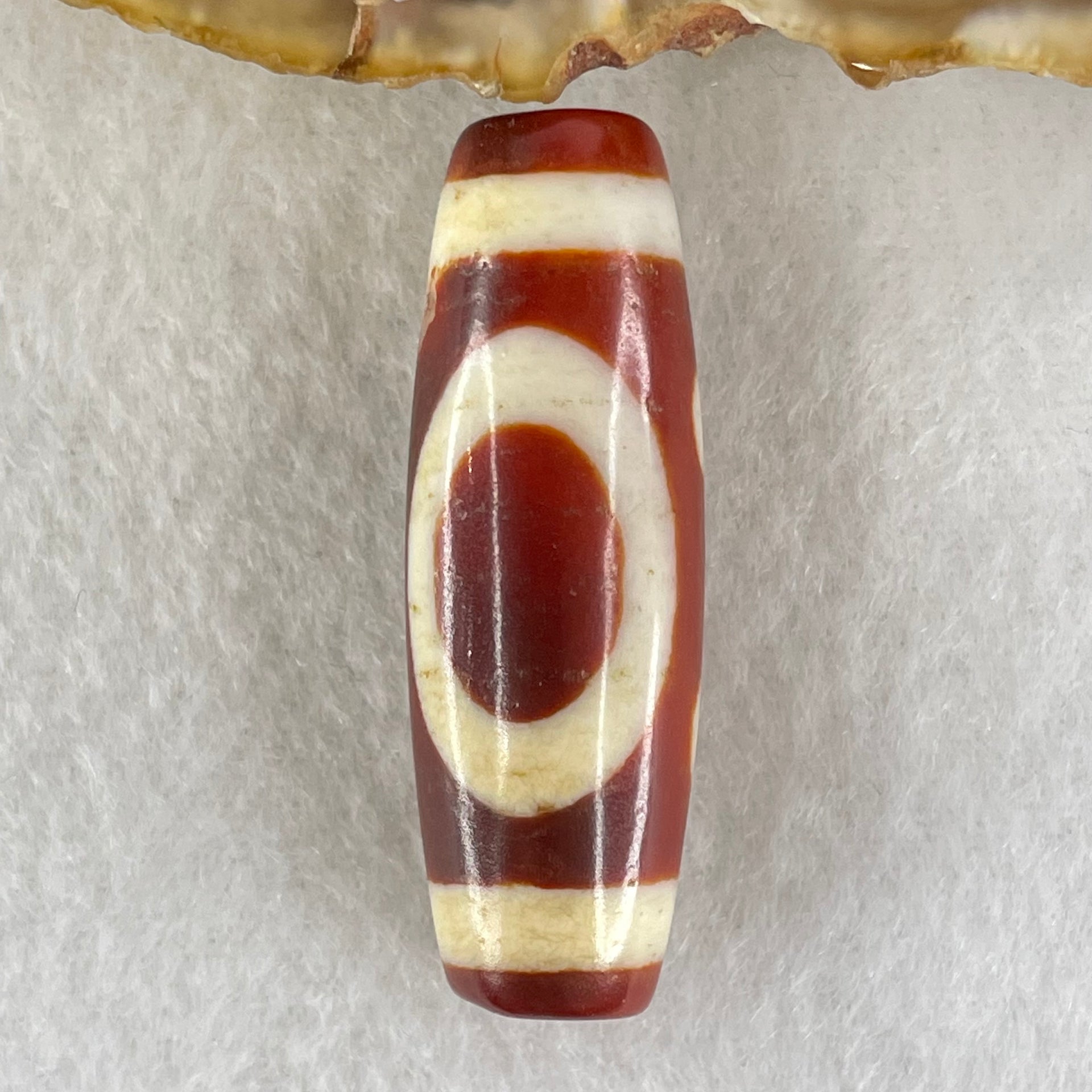 Natural Powerful Tibetan Old Oily Red White Agate One Eye Water Element Dzi Bead Heavenly Master (Tian Zhu) 一眼水元素天珠 9.44g 37.8 by 12.7mm - Huangs Jadeite and Jewelry Pte Ltd
