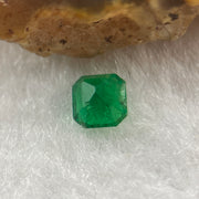 Natural Colombia Green Emerald (Beryl) Cut-Cornered Rectangular step cut 0.54ct 5.4 by 5.0 by 3.2mm - Huangs Jadeite and Jewelry Pte Ltd