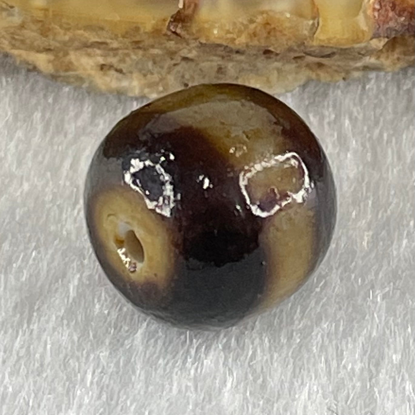 Natural Powerful Tibetan Old Oily Agate 1 Line Dzi Bead Heavenly Master (Tian Zhu) 1.81g 10.0 by 10.8mm - Huangs Jadeite and Jewelry Pte Ltd