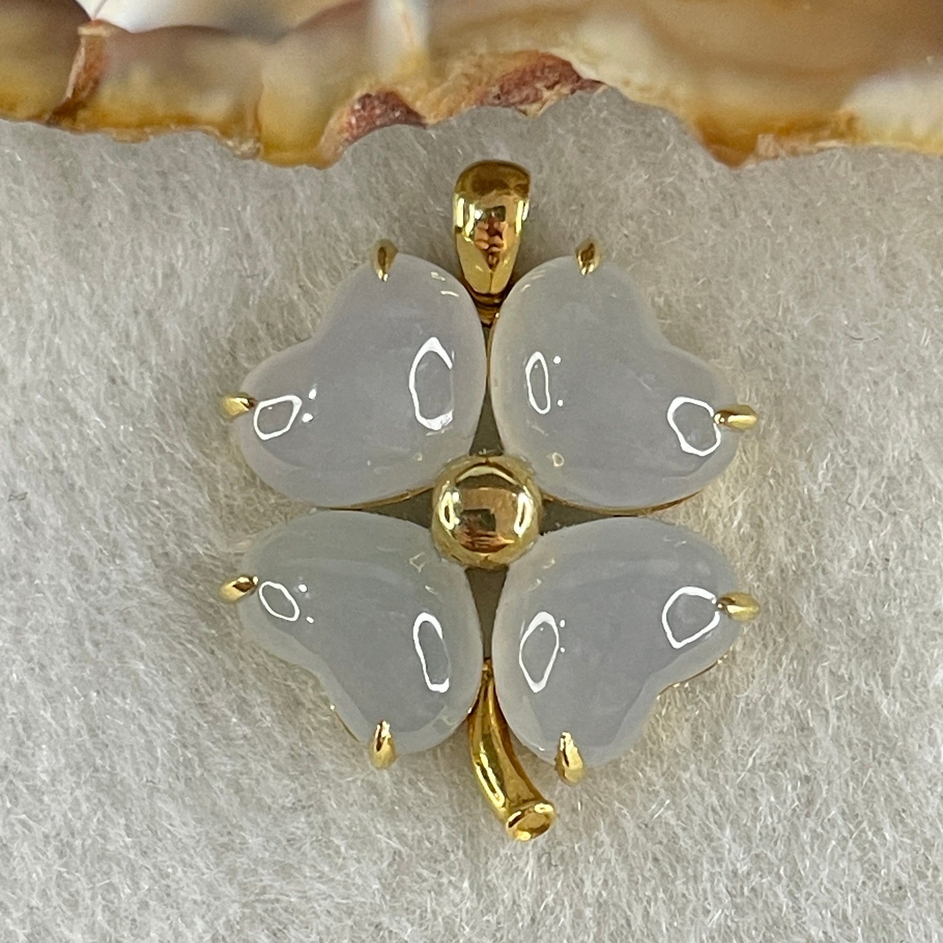 Type A Semi Icy Faint Lavender Jadeite 4 Leafs Clover in 18K Yellow Gold Pendant 3.51g 9.2 by 6.5 by 4.6mm 4Pcs - Huangs Jadeite and Jewelry Pte Ltd