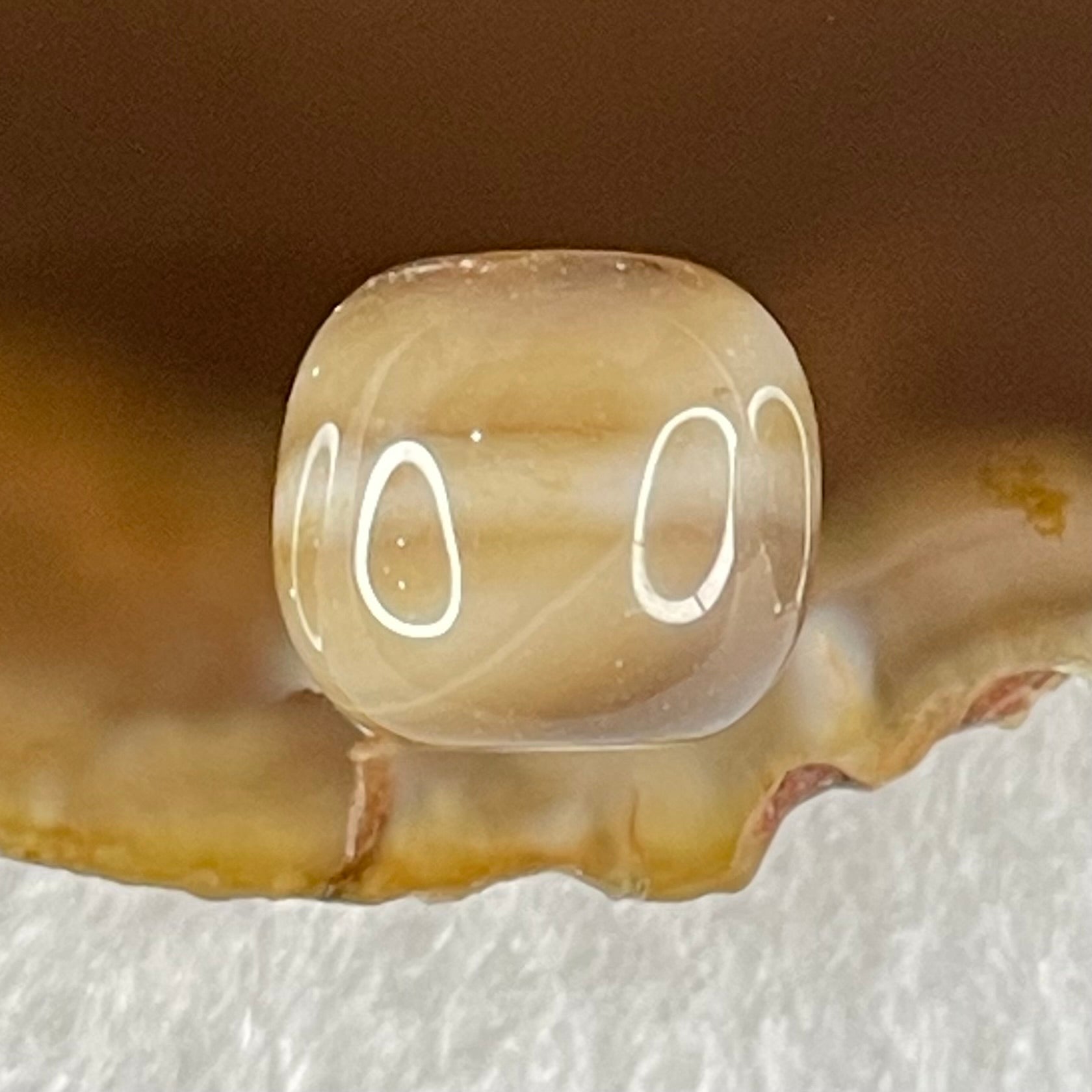 Natural Powerful Tibetan Old Oily Agate 1 Line Dzi Bead Heavenly Master (Tian Zhu) 1.86g 9.7 by 11.0mm - Huangs Jadeite and Jewelry Pte Ltd