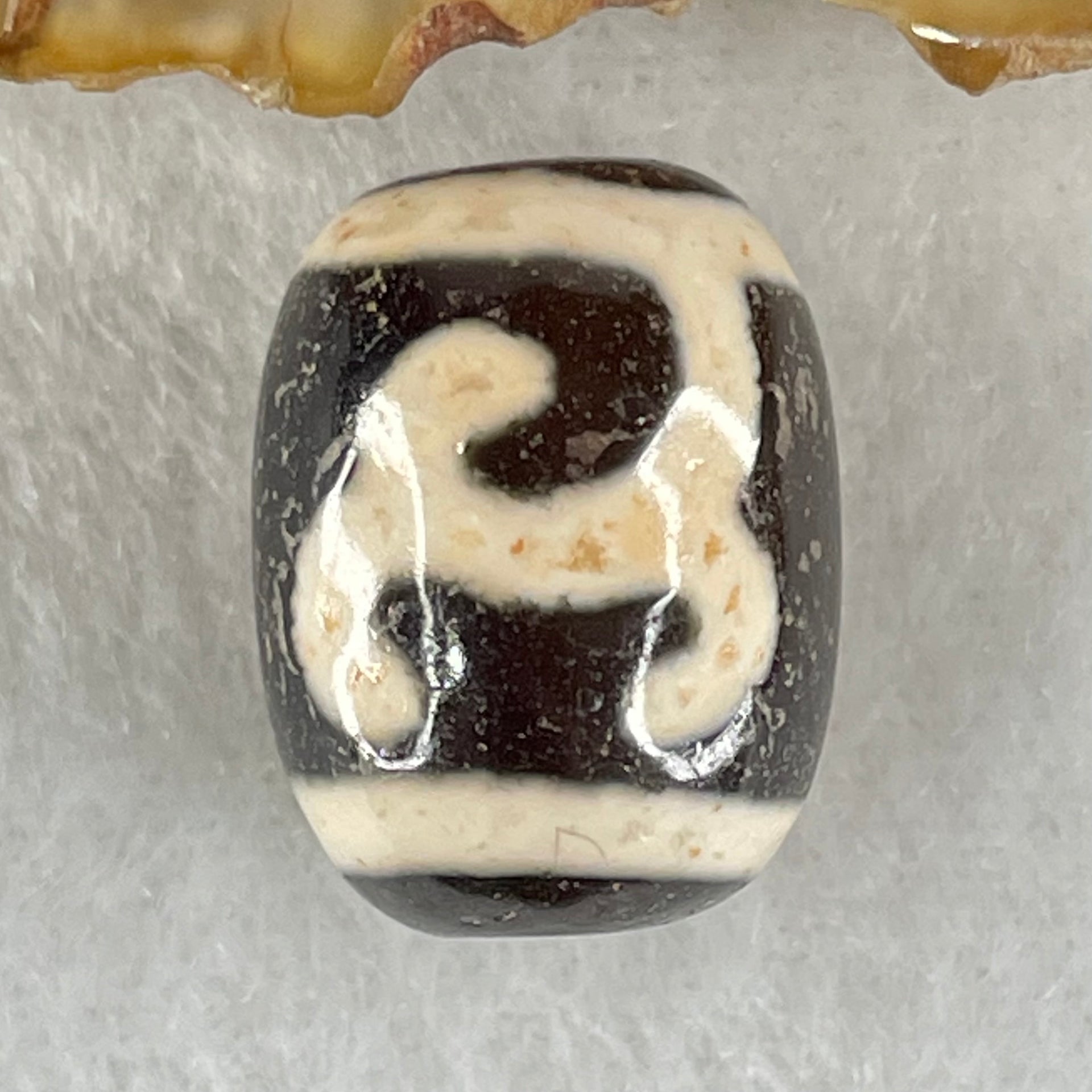 Natural Powerful Tibetan Old Oily Black White Agate Green Tara Dzi Bead Heavenly Master (Tian Zhu) 绿度母天珠 4.78g 17.4 by 13.4mm - Huangs Jadeite and Jewelry Pte Ltd
