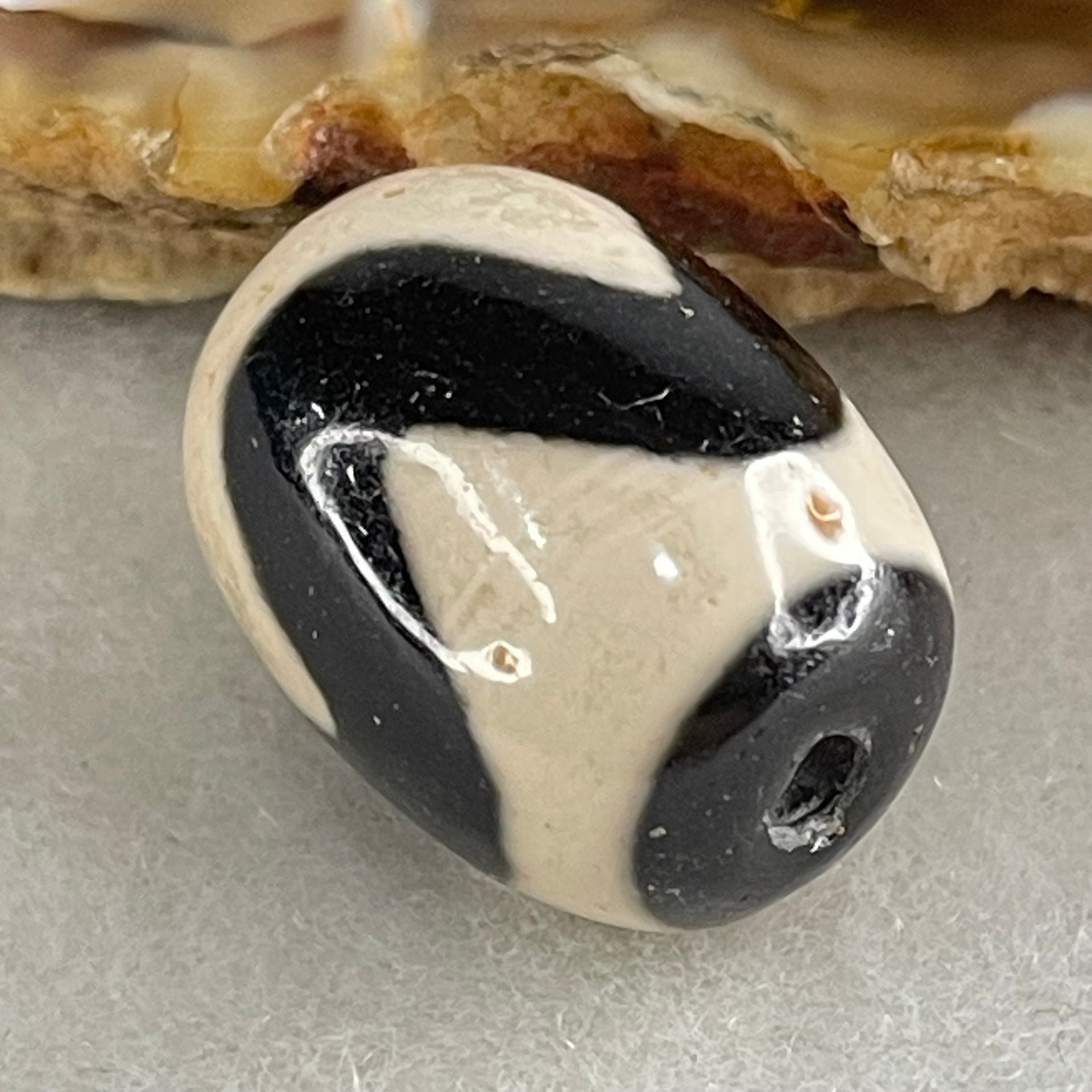 Natural Powerful Tibetan Old Oily Agate Tiger Tooth Daluo Dzi Bead Heavenly Master (Tian Zhu) 虎呀天诛 4.88g 17.4 by 13.2mm - Huangs Jadeite and Jewelry Pte Ltd