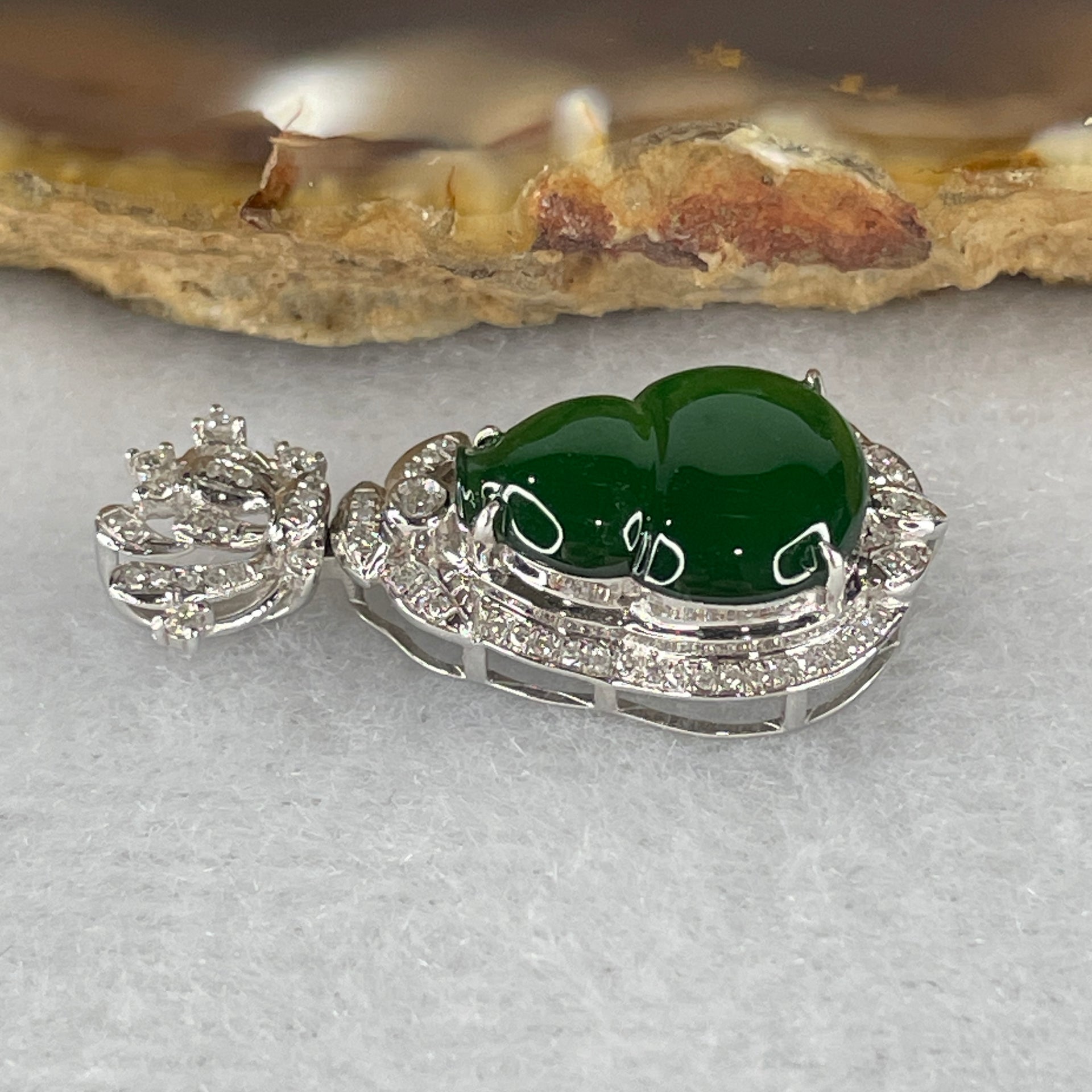 18K White Gold ICY Type A Green Omphasite Jadeite Hulu with Natural Diamonds Pendant 2.09g 27.3 by 13.8 by 6.7mm - Huangs Jadeite and Jewelry Pte Ltd