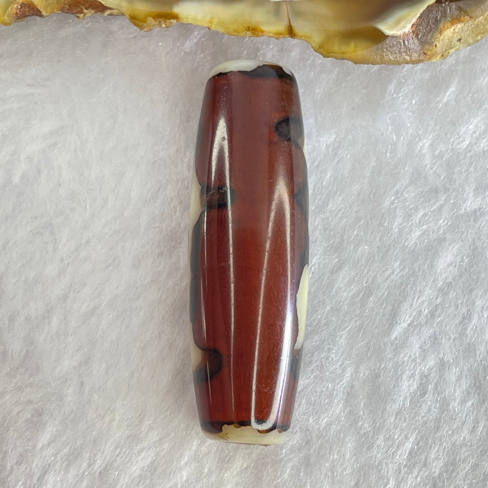 Natural Powerful Tibetan Old Oily Agate Guan Yin Dzi Bead Heavenly Master (Tian Zhu) 观音天珠 8.69g 38.0 by 12.1mm - Huangs Jadeite and Jewelry Pte Ltd