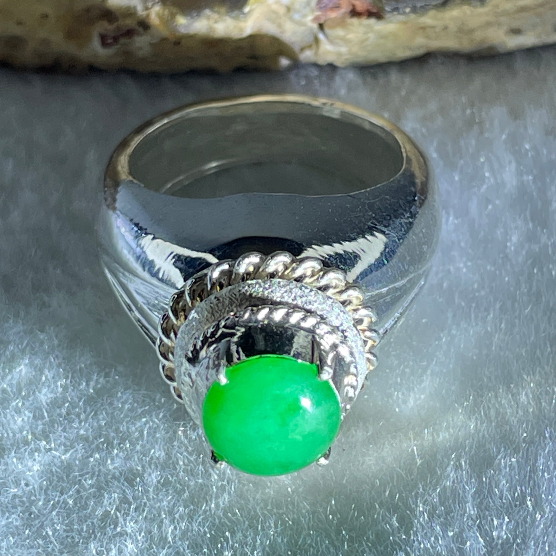 Type A Natural Old Mine Green Jadeite Cabochon 6.8 by 8.5 by 3.0mm Stone for Setting 14.03g (On Silver Ring Mold) US 7.5 HK 16.5 - Huangs Jadeite and Jewelry Pte Ltd