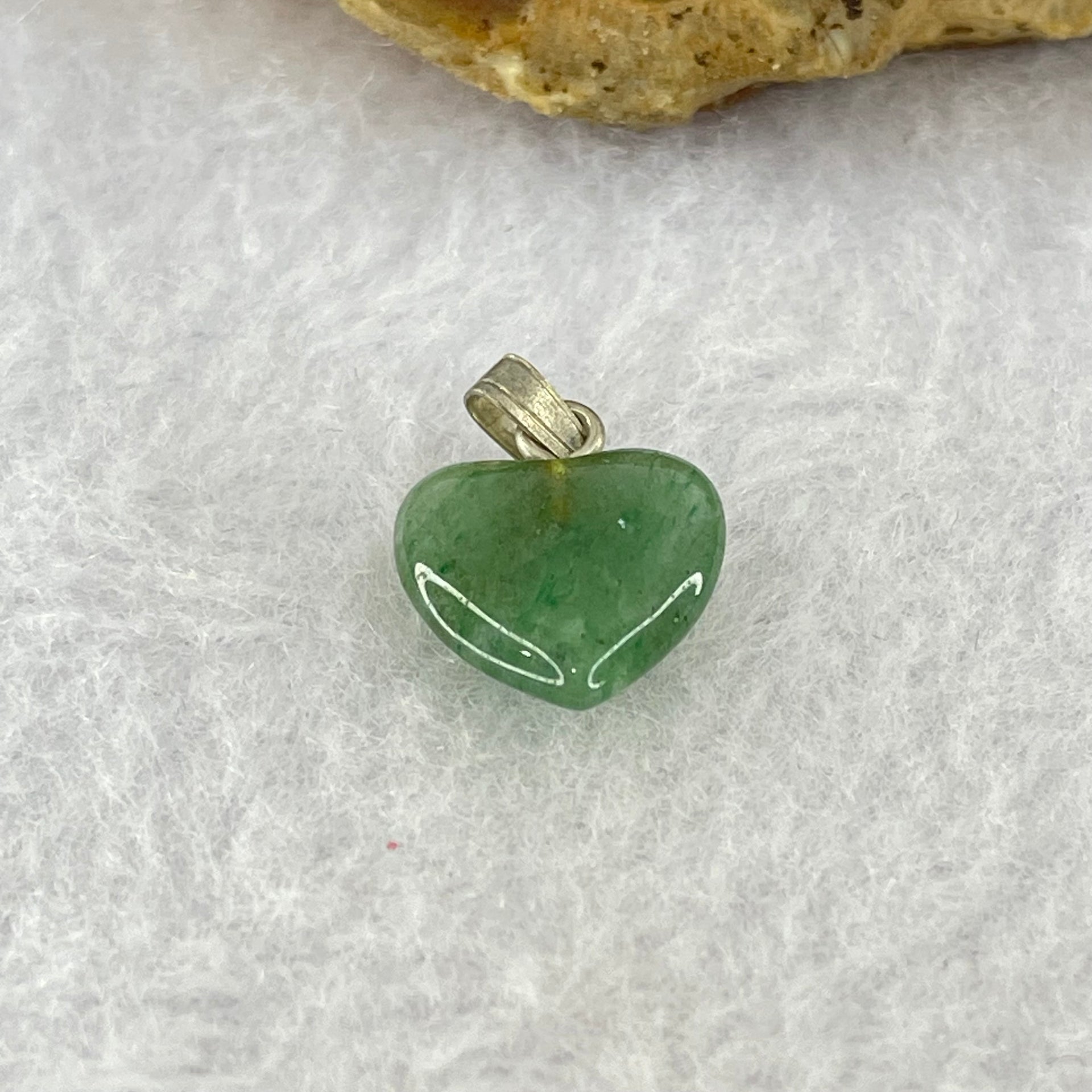 Natural Green Aventurine Mini Heart Pendant with Sliver Clasps 0.90g 12.1 by 11.9 by 4.1mm - Huangs Jadeite and Jewelry Pte Ltd