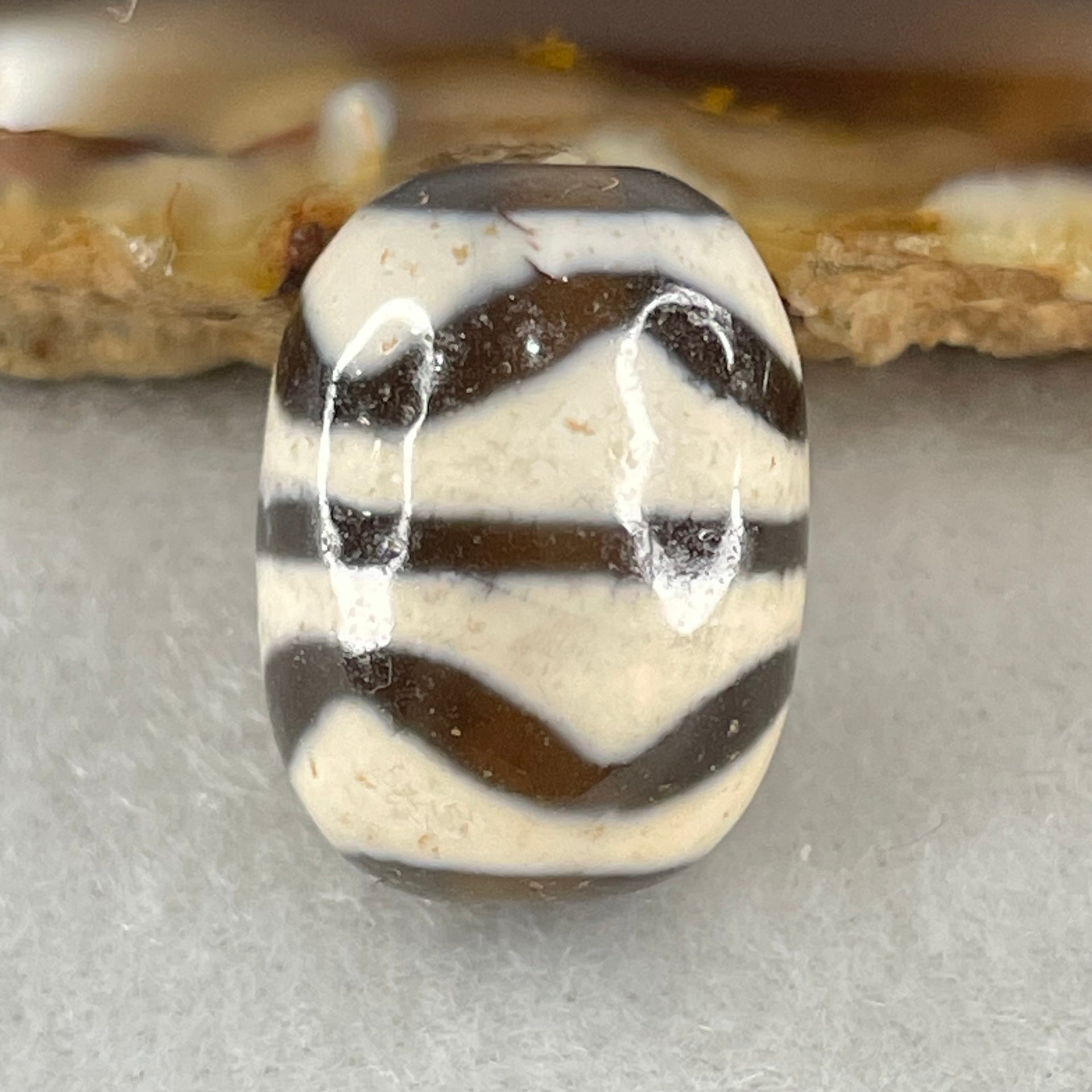 Natural Powerful Tibetan Old Oily Agate Double Tiger Tooth Daluo Dzi Bead Heavenly Master (Tian Zhu) 虎呀天诛 4.72g 17.8 by 13.2mm - Huangs Jadeite and Jewelry Pte Ltd