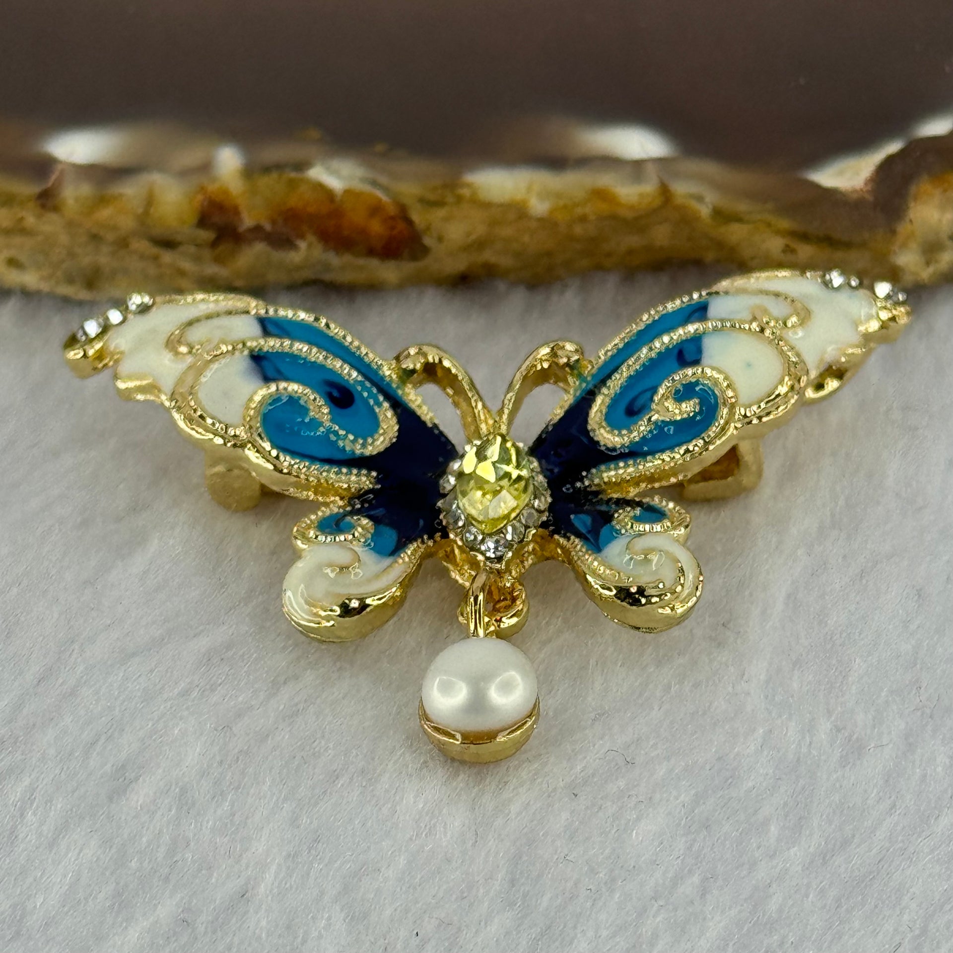 Natural Pearl with Yellow Crystal in Sliver Gold Color Butterfly Brooch 10.83g 49.1 by 36.8 by 9.1mm - Huangs Jadeite and Jewelry Pte Ltd