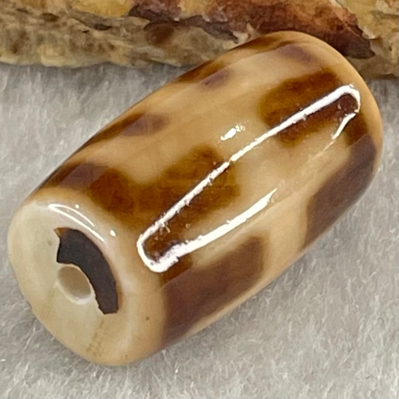 Natural Powerful Tibetan Old Oily Agate Patina Guiren Tairen Human Dzi Bead Totem Amulet Heavenly Master (Tian Zhu) 贵人天诛 4.85g 19.8 by 11.6mm - Huangs Jadeite and Jewelry Pte Ltd