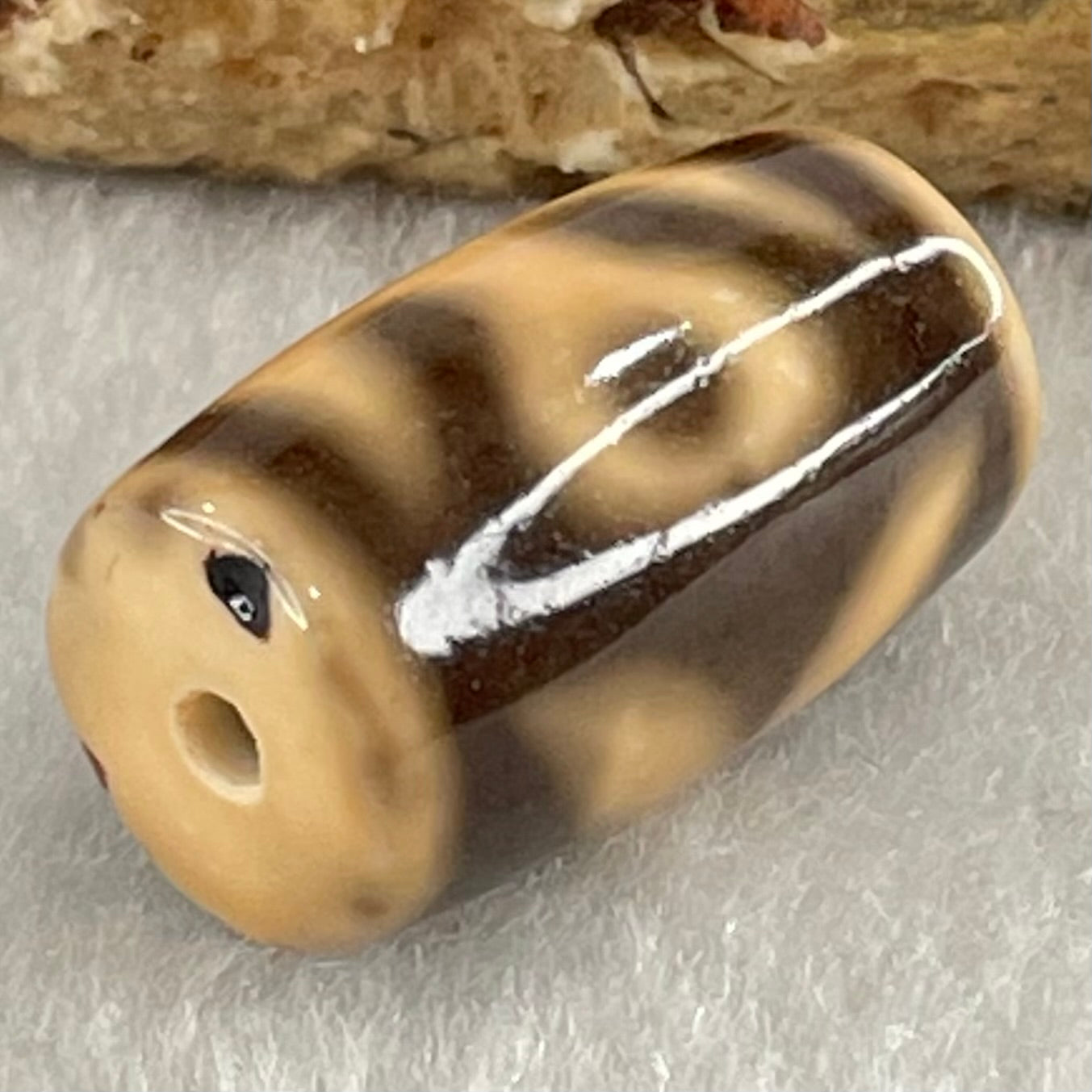 Natural Powerful Tibetan Old Oily Agate Patina Guiren Tairen Human Dzi Bead Totem Amulet Heavenly Master (Tian Zhu) 贵人天诛 4.84g 19.6 by 11.7mm - Huangs Jadeite and Jewelry Pte Ltd