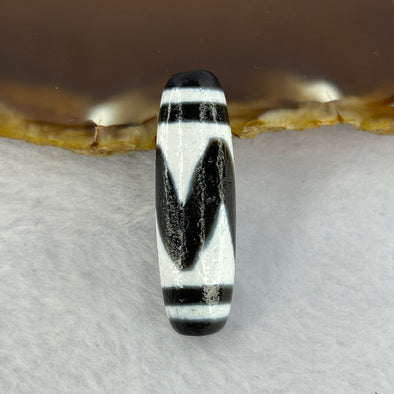 Natural Powerful Tibetan Old Oily Agate Tiger Tooth Daluo Dzi Bead Heavenly Master (Tian Zhu) 虎呀天诛 7.27g 37.5 by 11.6mm - Huangs Jadeite and Jewelry Pte Ltd