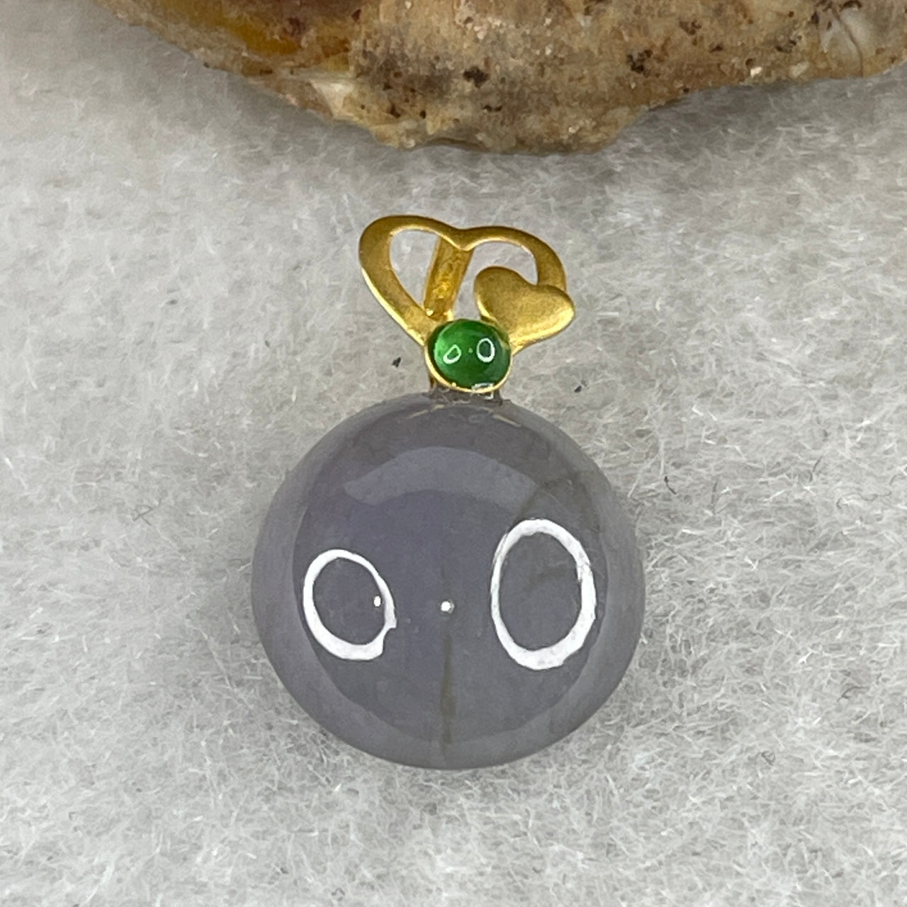 Natural Type A Greyish Lavender Jadeite Pendant | Solid 18K 750 Yellow Gold Clasp Luxury Minimalist Oval Statement Charm (0.91g, 9.8x9.4x5.4mm)