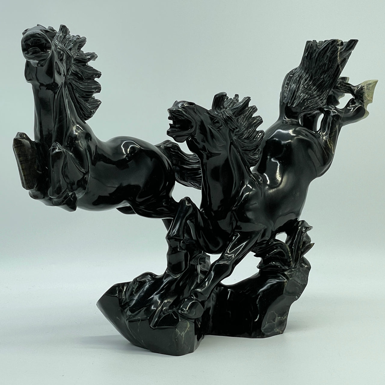 Black Stone Double Victory Horse Display 2,096.6g 295.0 by 105.0 by 216.0mm