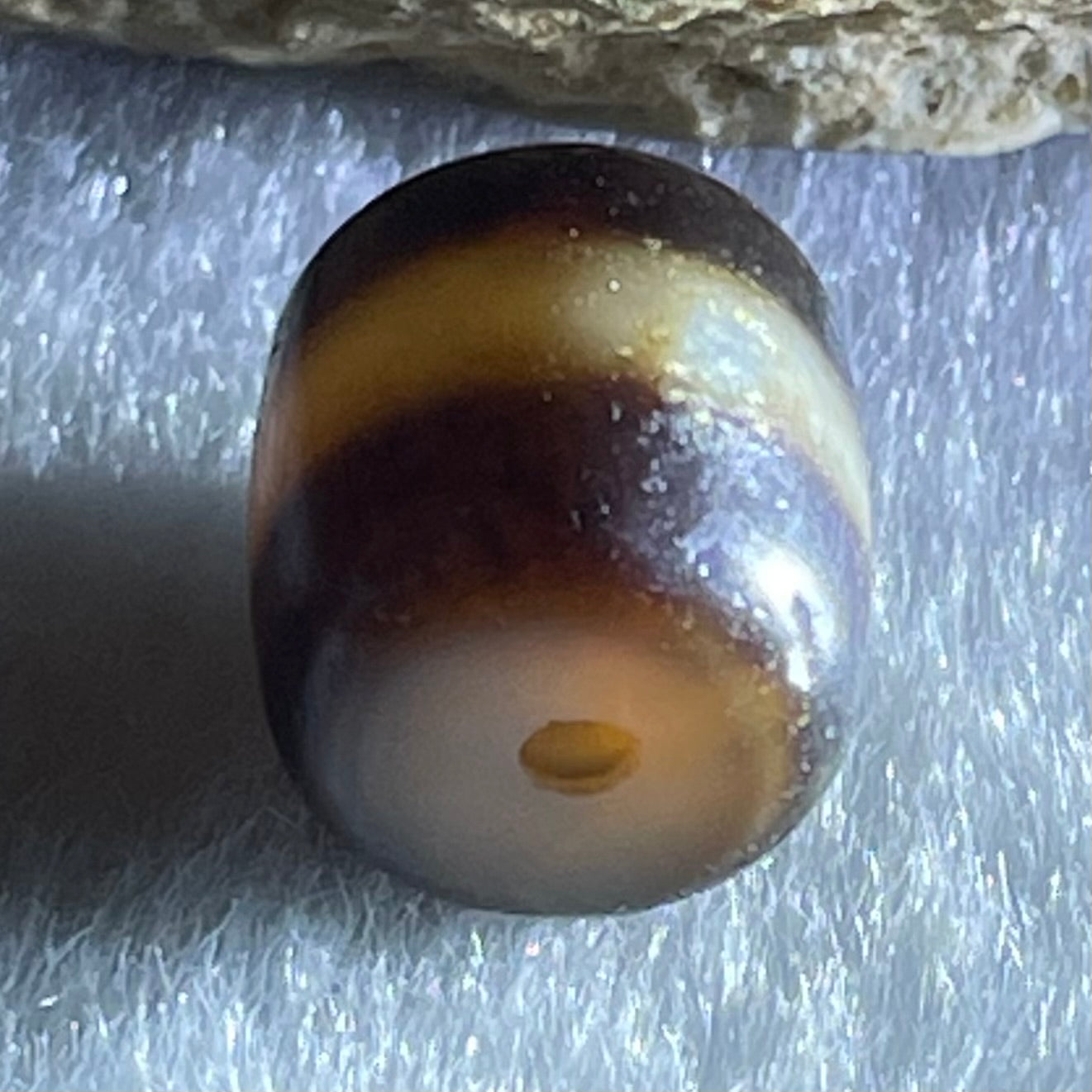 Natural Powerful Tibetan Old Oily Agate 1 Lines Dzi Bead Heavenly Master (Tian Zhu) 1.91g 10.2 by 10.3mm - Huangs Jadeite and Jewelry Pte Ltd