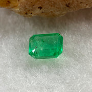 Natural Colombia Vivid Green Emerald (Beryl) Cut-Cornered Rectangular Step cut 0.43ct 5.0 by 4.0 by 2.6mm - Huangs Jadeite and Jewelry Pte Ltd