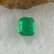 Natural Colombia Vivid Green Emerald (Beryl) Cut-Cornered Rectangular  Step cut 0.48ct 5.2 by 4.3 by 2.9mm - Huangs Jadeite and Jewelry Pte Ltd