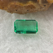 Natural Colombia Vivid Green Emerald (Beryl) Cut-Cornered Rectangular Step cut 0.93ct 8.4 by 5.5 by 2.3mm - Huangs Jadeite and Jewelry Pte Ltd