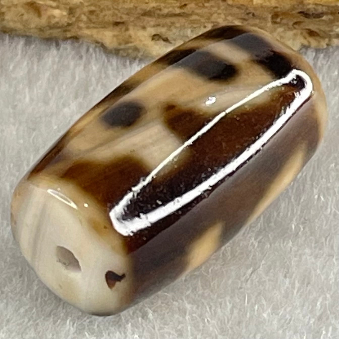 Natural Powerful Tibetan Old Oily Agate Double Cai Shen Dzi Bead Heavenly Master (Tian Zhu) 双财神长天珠 4.73g 19.8 by 11.7mm - Huangs Jadeite and Jewelry Pte Ltd