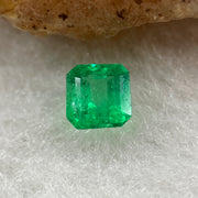 Natural Colombia Vivid Green Emerald (Beryl) Cut-Cornered Rectangular Step cut 0.44ct 4.8 by 4.6 by 2.9mm - Huangs Jadeite and Jewelry Pte Ltd