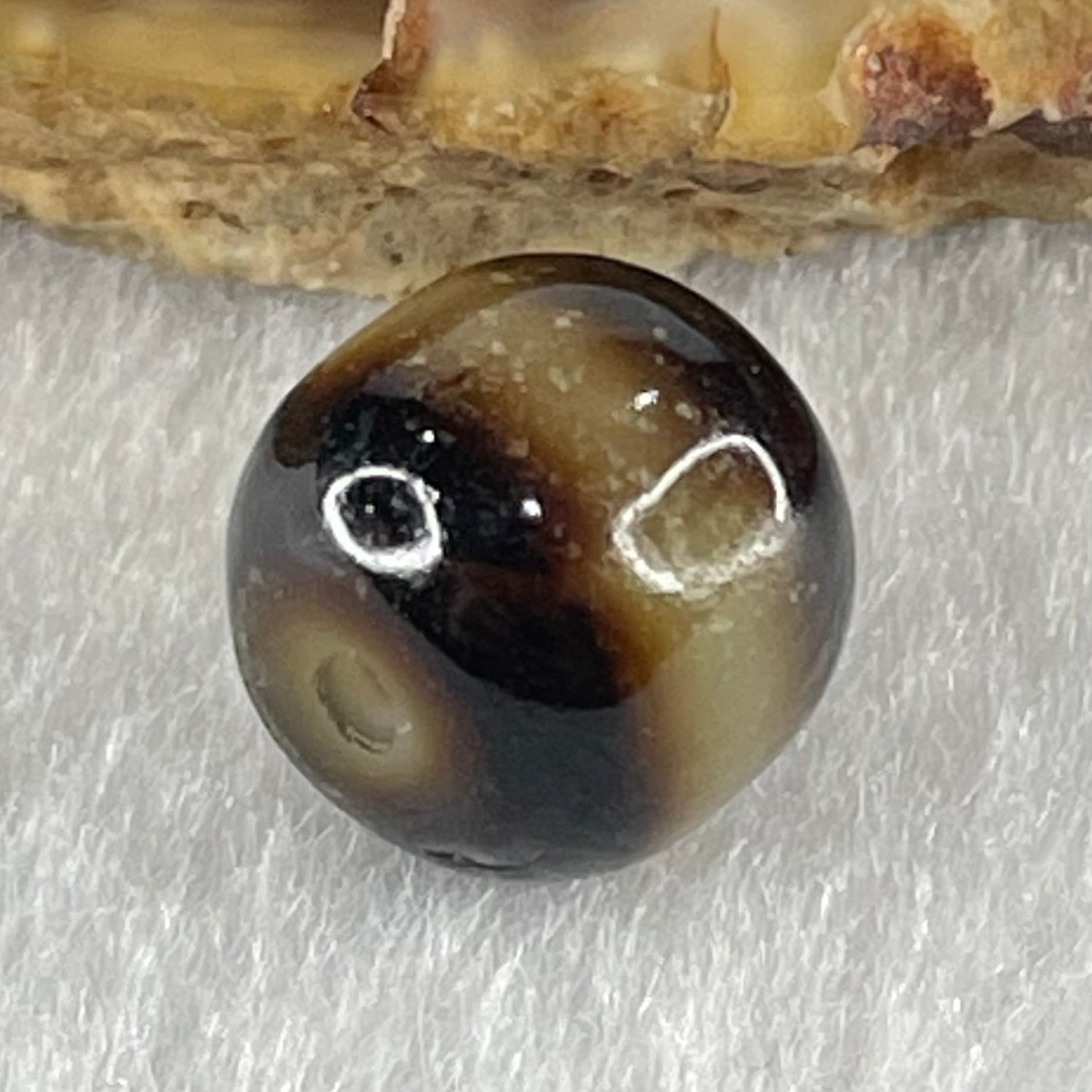 Natural Powerful Tibetan Old Oily Agate 1 Line Dzi Bead Heavenly Master (Tian Zhu) 1.81g 10.0 by 10.9mm - Huangs Jadeite and Jewelry Pte Ltd