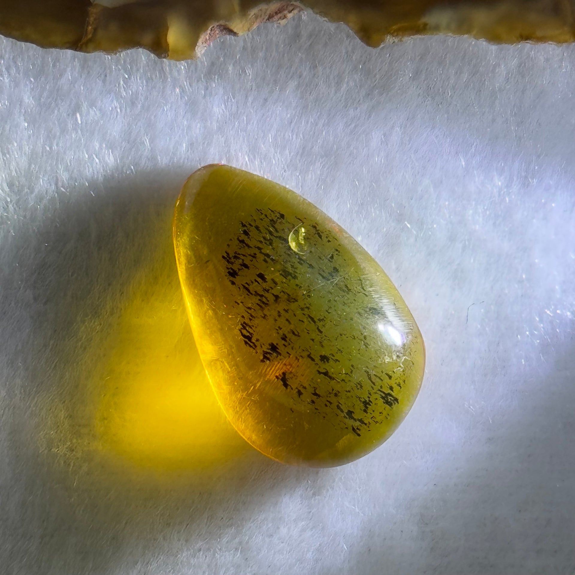 Natural Amber for Setting 1.53g 25.1 by 16.1 by 7.3mm - Huangs Jadeite and Jewelry Pte Ltd