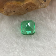 Natural Colombia Green Emerald (Beryl) Cut-Cornered Rectangular step cut 0.53ct 4.4 by 4.0 by 3.9mm - Huangs Jadeite and Jewelry Pte Ltd