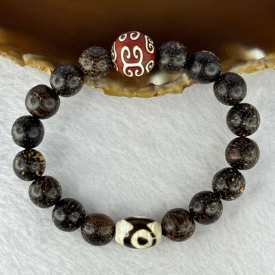 Natural Agarwood With 3 Eyes Dzi Bead Tian Zhu Beads Bracelet 天然沉香带三眼天珠手链 17.27g 16.5cm Dzi 14.4 by 10.4 and 14.1mm 1 Bead and 10.9 16 Beads