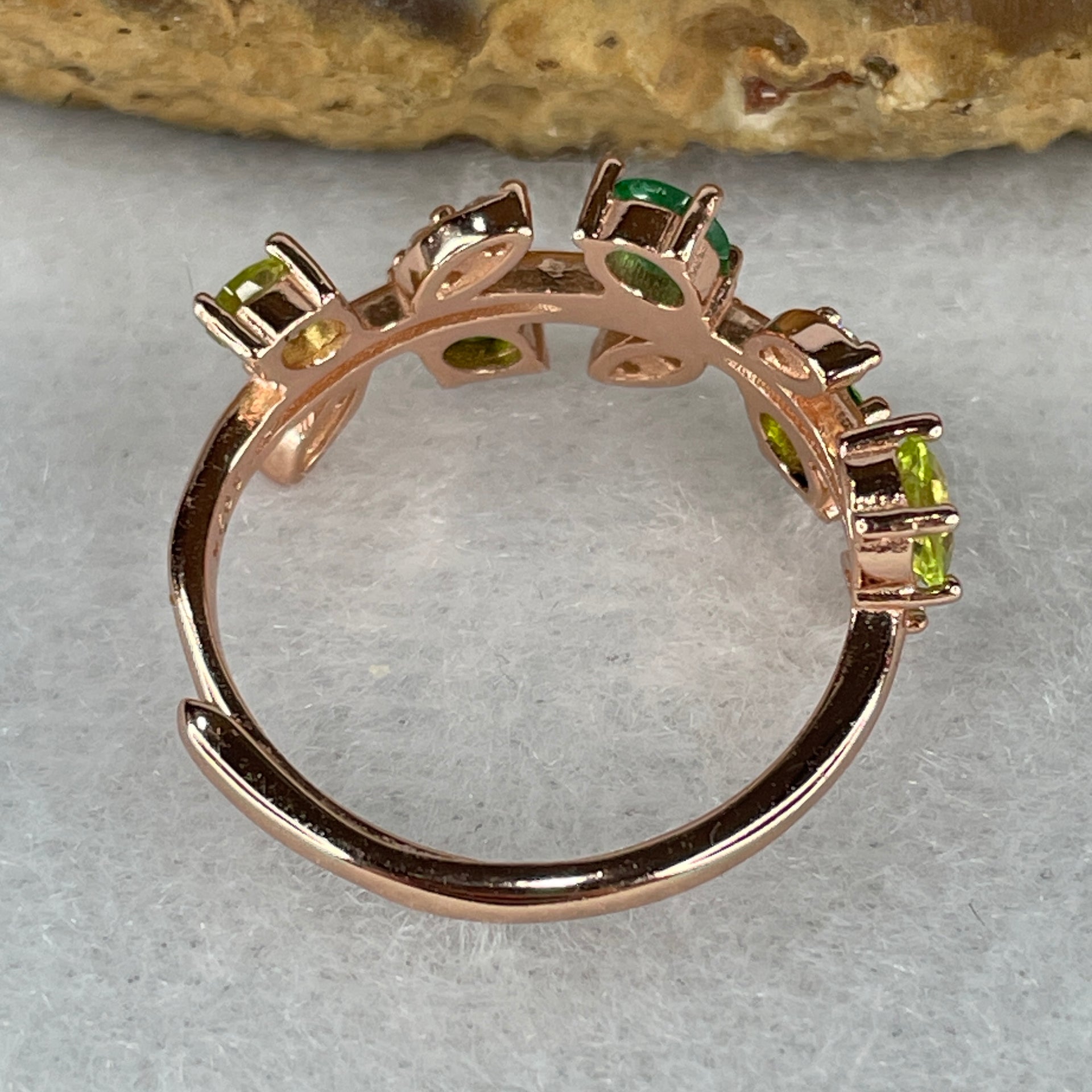 Natural-Green-Garnet-with-Cubic-Zirconia-in-S925-Sliver-Gold-Color-Ring-2.32g-4.6-by-3.8-by-1.5mm-5-Pcs-(Adjustable-Size)