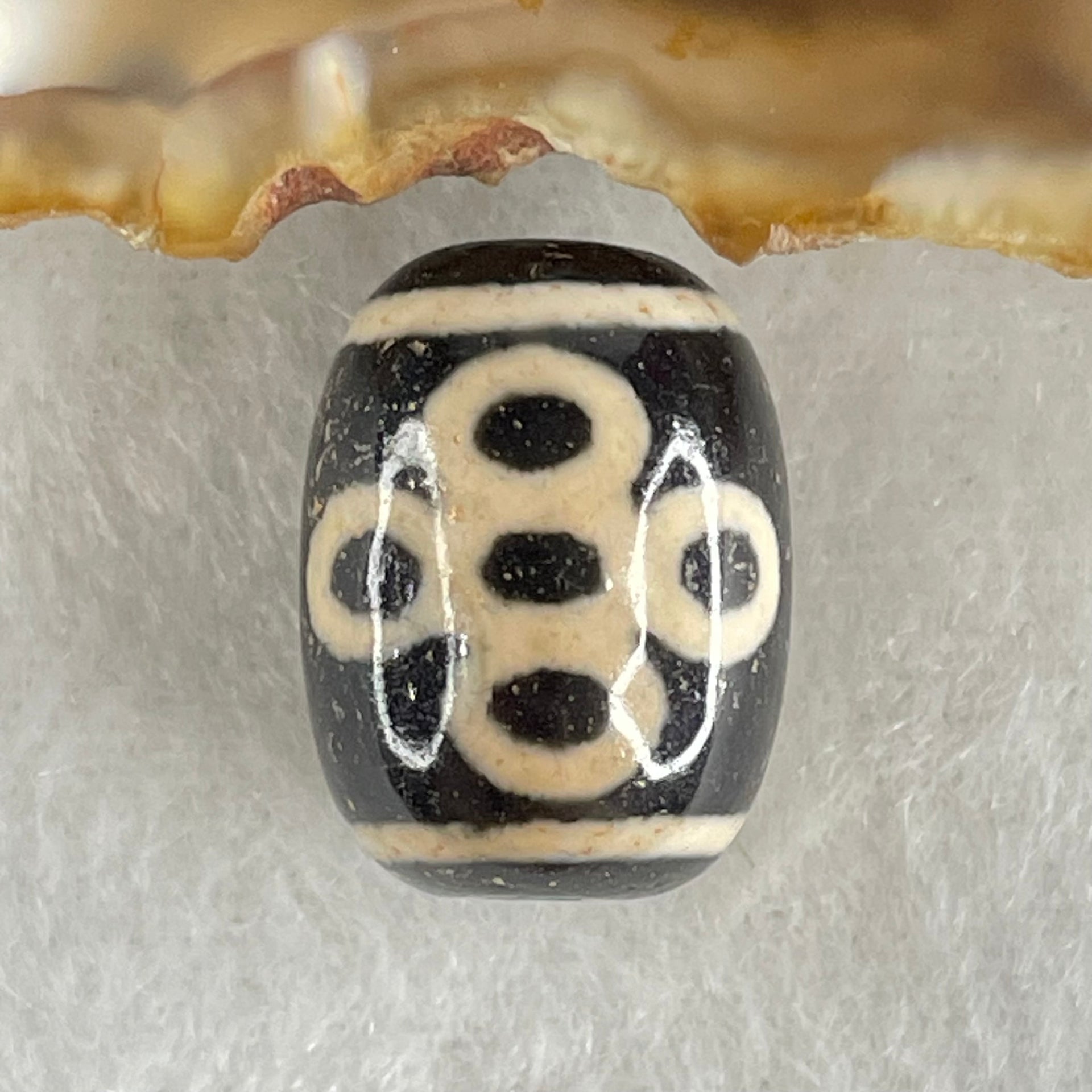 Natural Powerful Tibetan Old Oily Agate 5 Eyes Lightning Dzi Bead Heavenly Master (Tian Zhu) 五眼闪电天珠 4.76g 17.6 by 13.3mm - Huangs Jadeite and Jewelry Pte Ltd