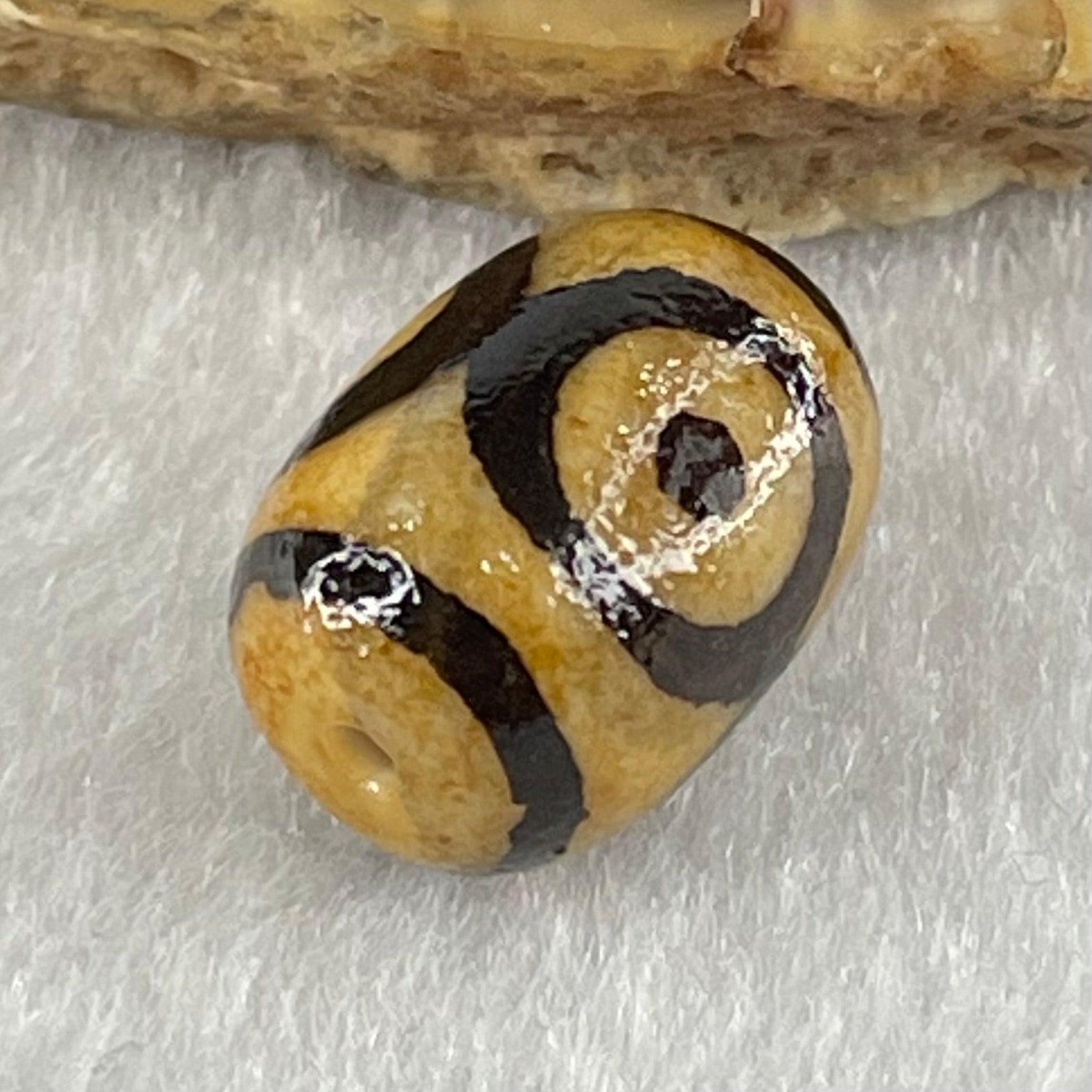 Natural Powerful Tibetan Old Oily Agate 3 Eyes Dzi Bead Heavenly Master (Tian Zhu) 三眼天诛 2.33g 14.0 by 10.3mm - Huangs Jadeite and Jewelry Pte Ltd