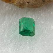 Natural Colombia Vivid Green Emerald (Beryl) Cut-Cornered Rectangular Step cut 0.48ct 5.6 by 4.2 by 2.6mm - Huangs Jadeite and Jewelry Pte Ltd