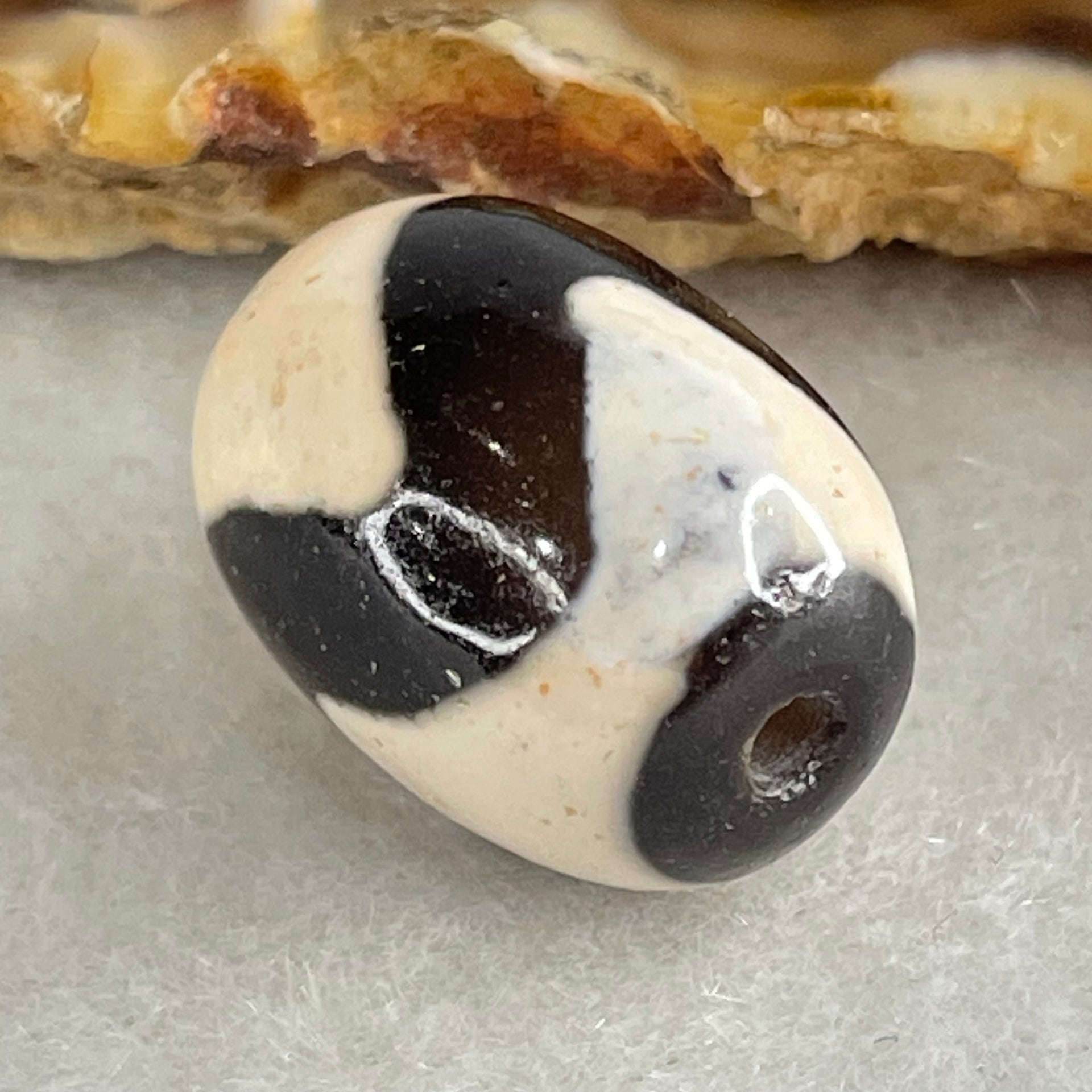 Natural Powerful Tibetan Old Oily Agate Tiger Tooth Daluo Dzi Bead Heavenly Master (Tian Zhu) 虎呀天诛 4.70g 17.7 by 13.2mm - Huangs Jadeite and Jewelry Pte Ltd