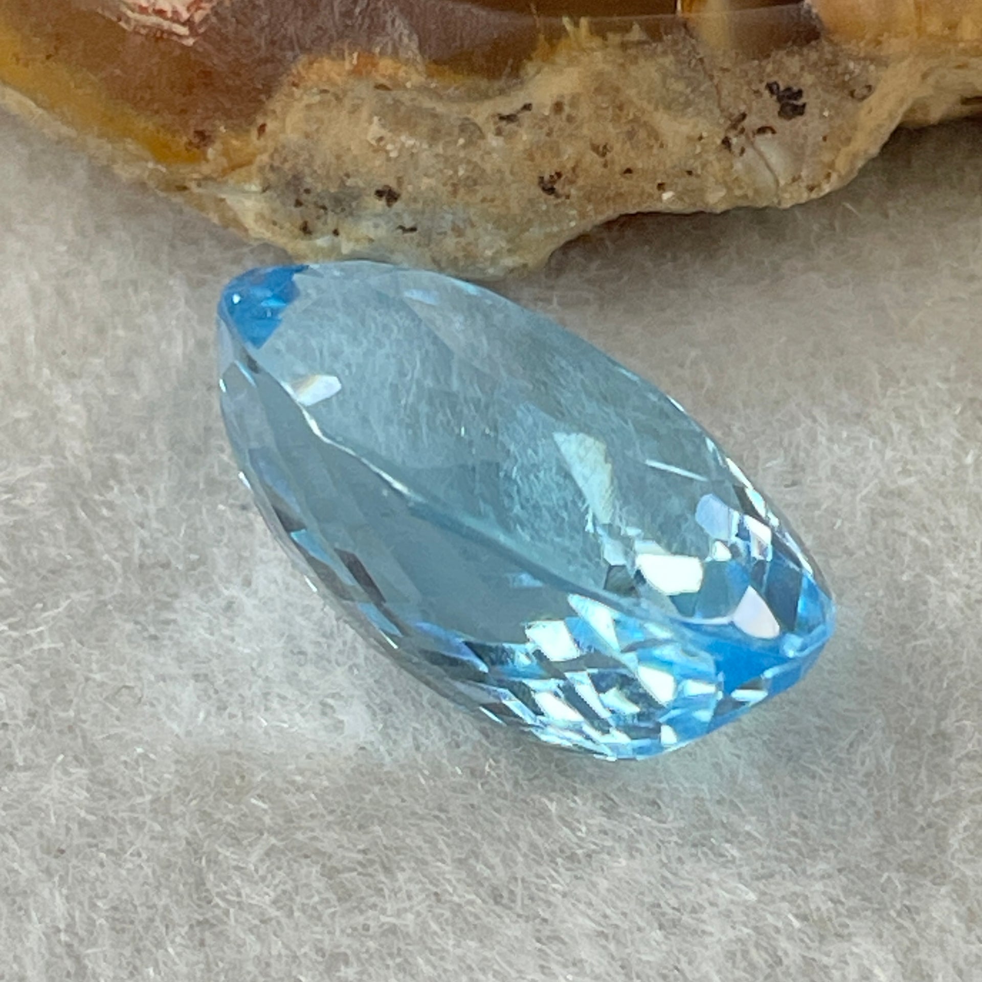 Natural Sky Blue Topaz Oval Shape 15.57ct 17.1 by 12.4 by 8.6mm - Huangs Jadeite and Jewelry Pte Ltd