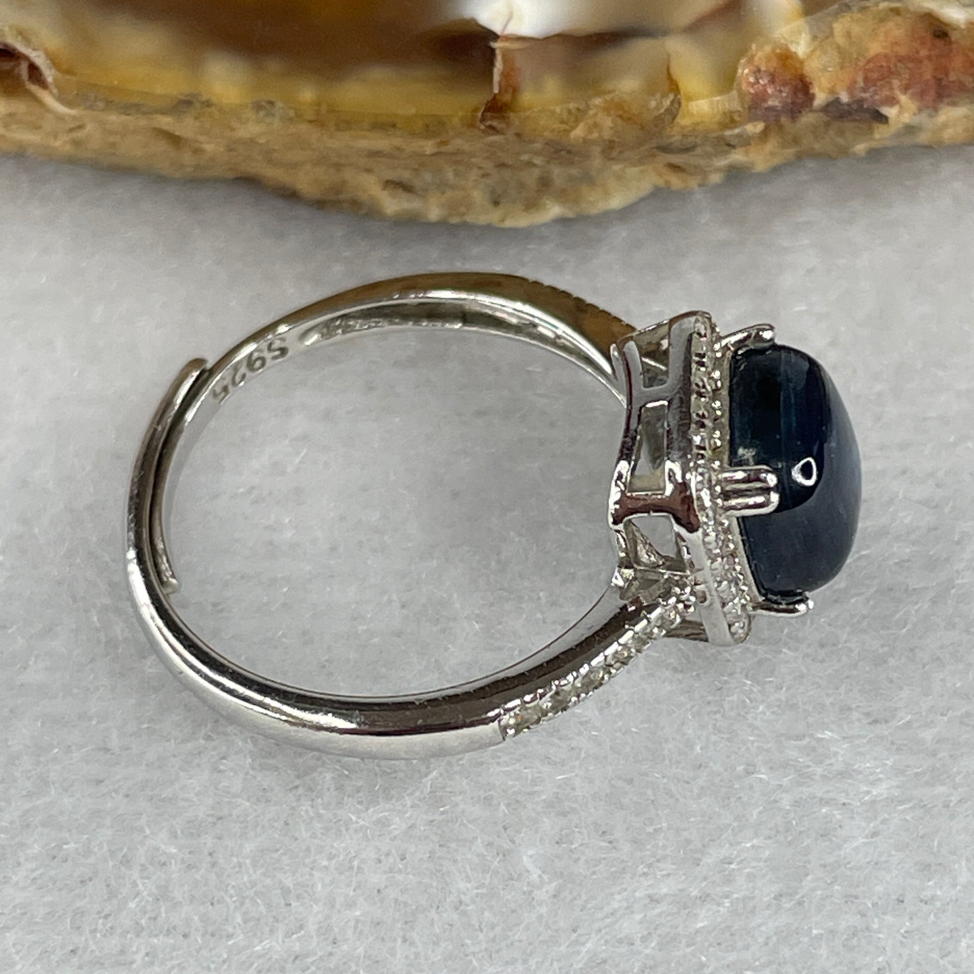 Good Grade Natural Blue Kyanite Bead in S925 Sliver Adjustable Ring 2.13g 7.7 by 4.5mm - Huangs Jadeite and Jewelry Pte Ltd