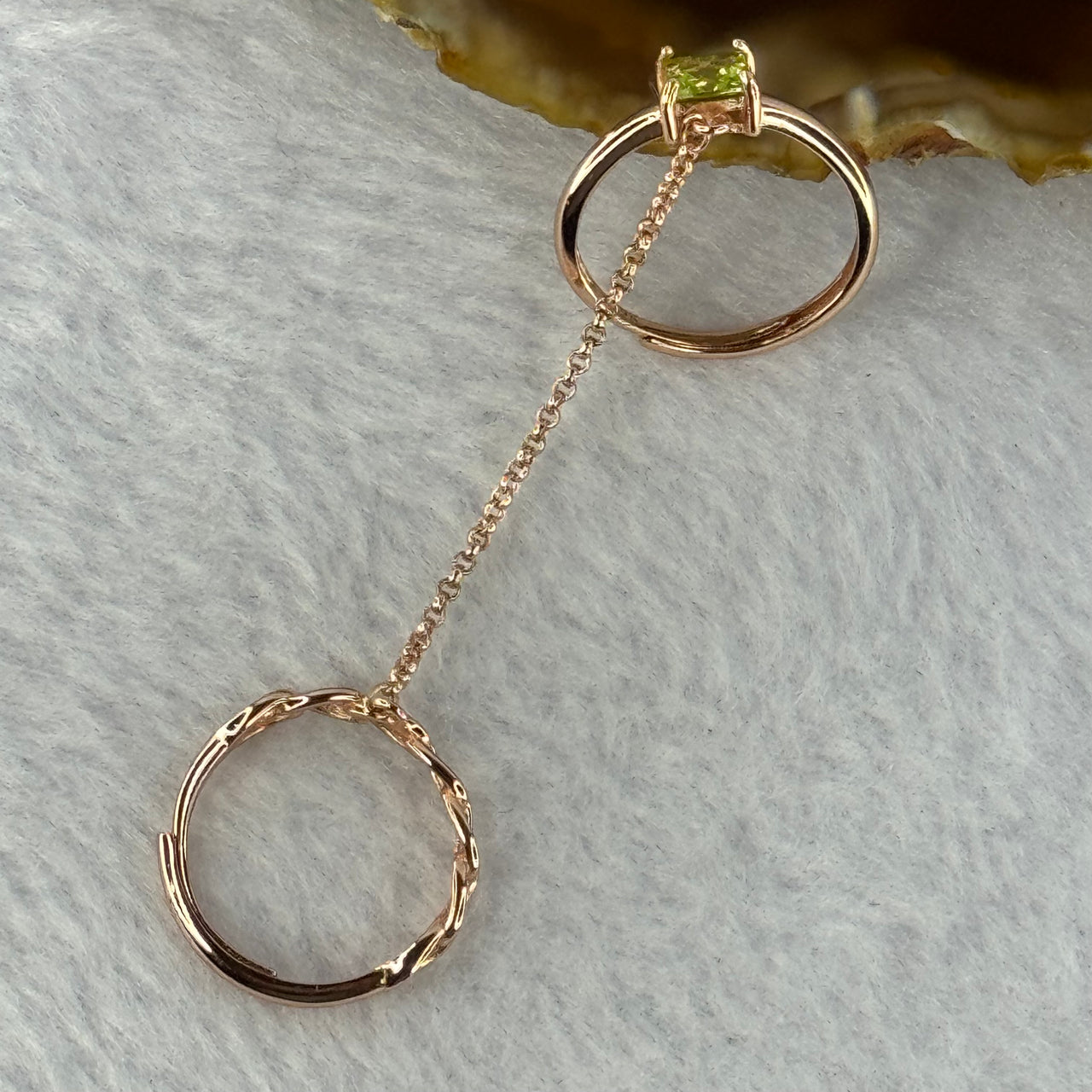 Natural Peridot In 925 Sliver Rose Gold Colour Double Ring with Chain (Adjustable Size) 2.9g 4.7 by 4.7 by 3.0mm - Huangs Jadeite and Jewelry Pte Ltd