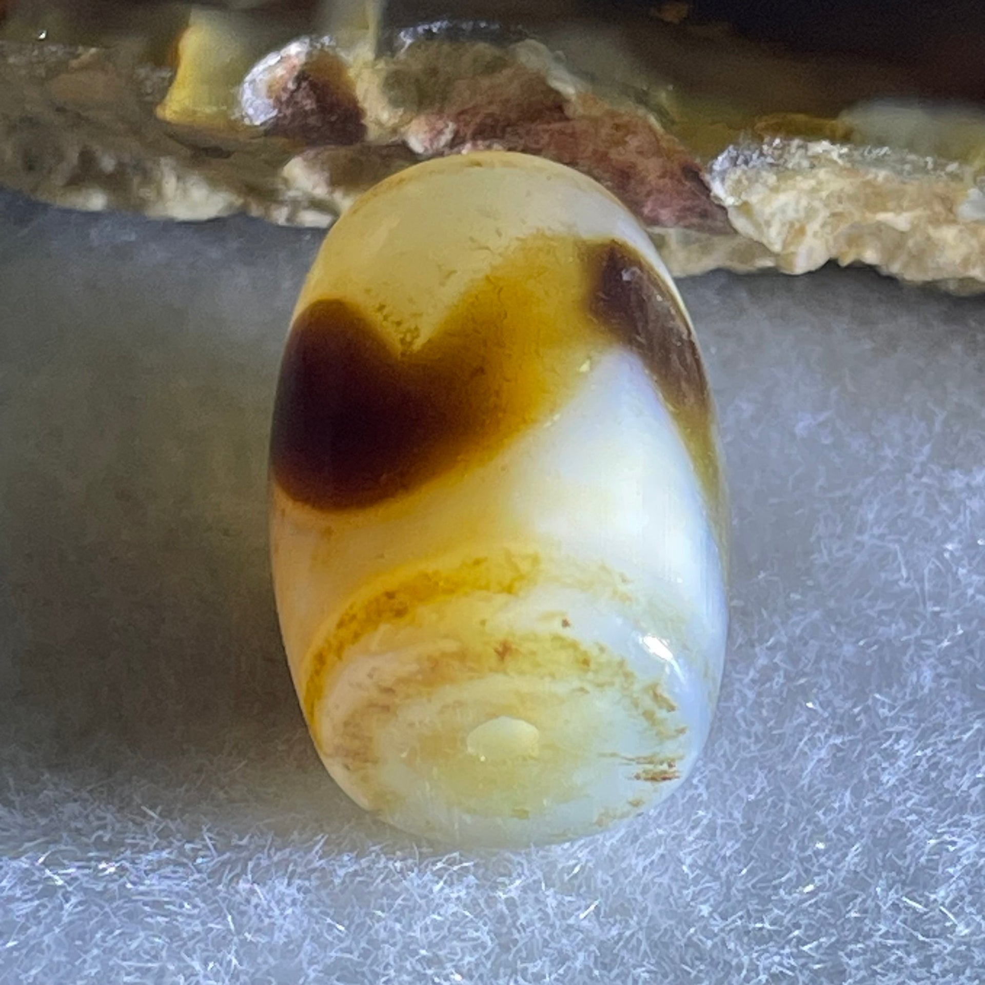 Natural Powerful Tibetan Old Oily Agate Tiger Tooth Daluo Dzi Bead Heavenly Master (Tian Zhu) 虎呀天诛 4.90g 18.7 by 12.4mm - Huangs Jadeite and Jewelry Pte Ltd