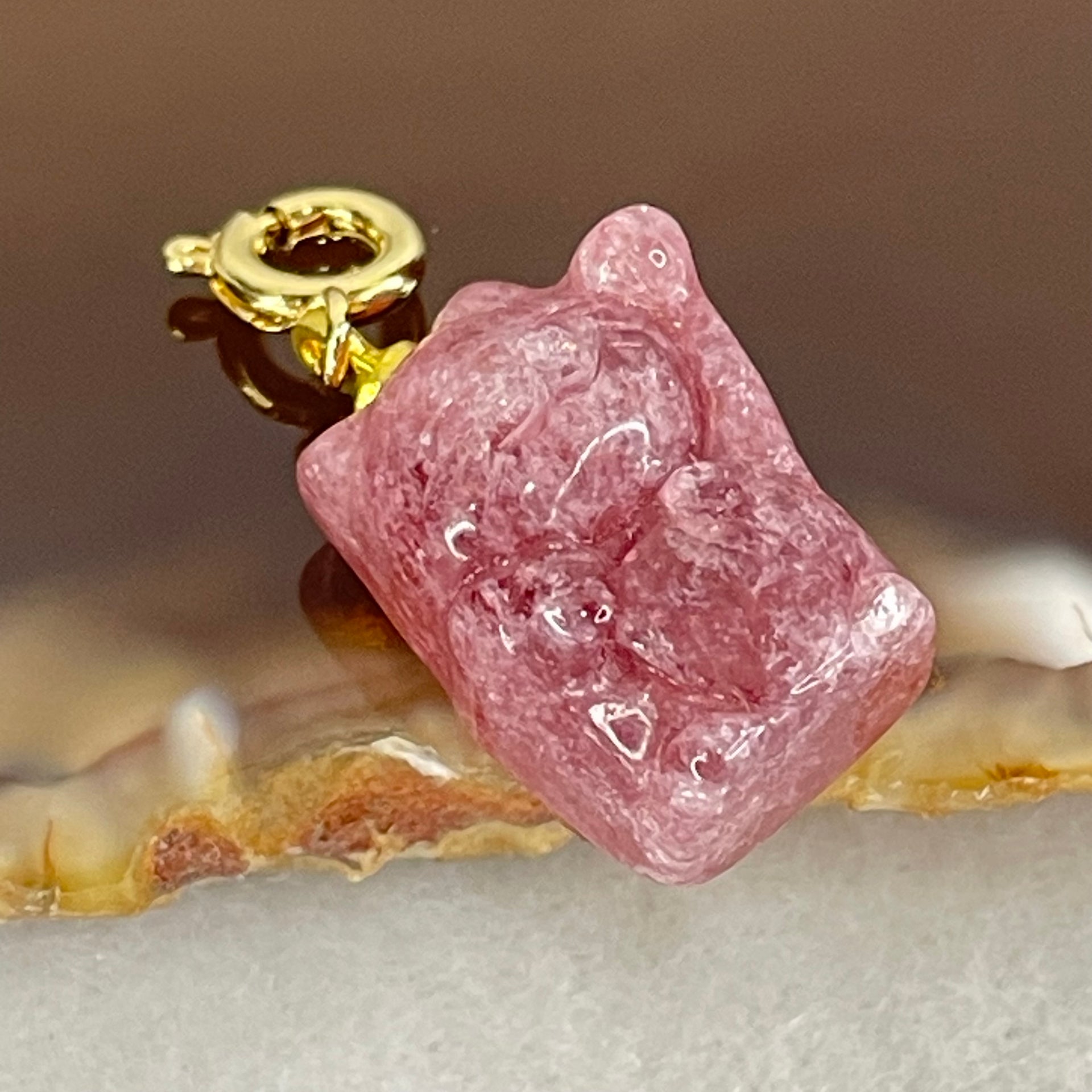 Natural Strawberry Quartz Fortune Cat Charm 3.40g 17.3 by 12.0 by 9.0mm - Huangs Jadeite and Jewelry Pte Ltd