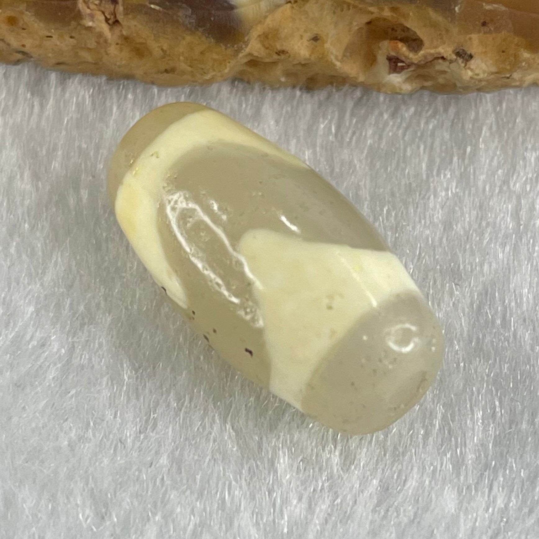 Natural Powerful Tibetan Old Oily Agate Tiger Tooth Daluo Dzi Bead Heavenly Master (Tian Zhu) 虎呀天诛 2.82g 19.9 by 10.1mm - Huangs Jadeite and Jewelry Pte Ltd