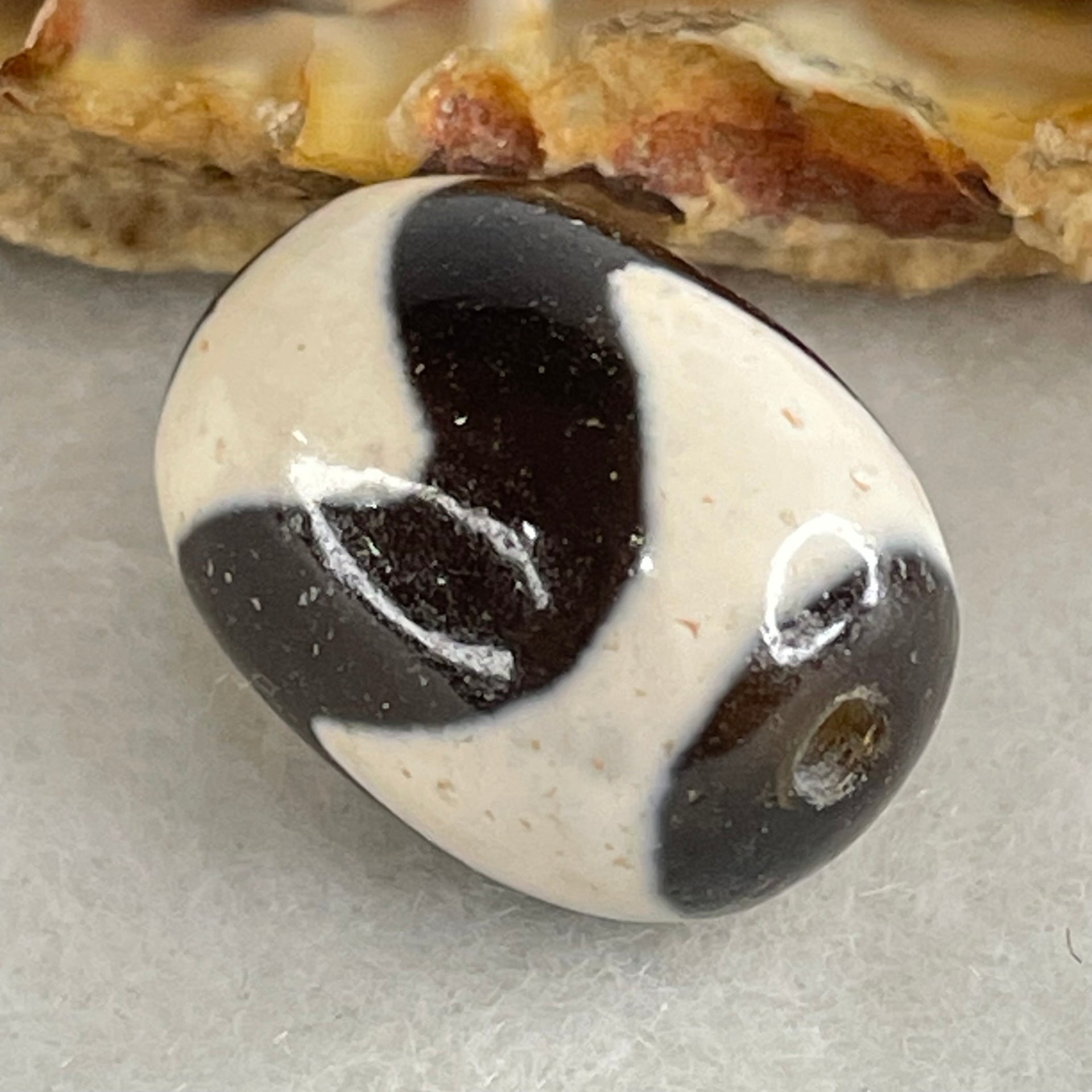 Natural Powerful Tibetan Old Oily Agate Tiger Tooth Daluo Dzi Bead Heavenly Master (Tian Zhu) 虎呀天诛 4.70g 18.0 by 13.4mm - Huangs Jadeite and Jewelry Pte Ltd