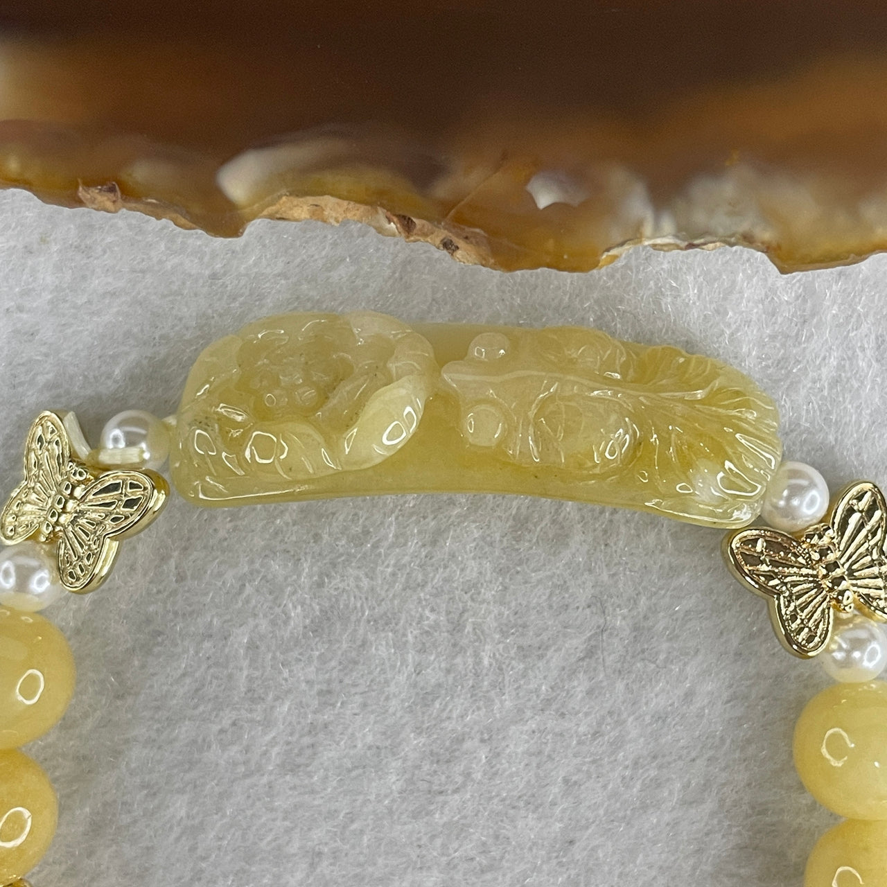 Natural Type A Yellowish Jadeite Flower Gold Fish with Beads Bracelet 23.17g 16cm 35.0 by 11.6 by 4.7mm - 8.1mm 10Beads