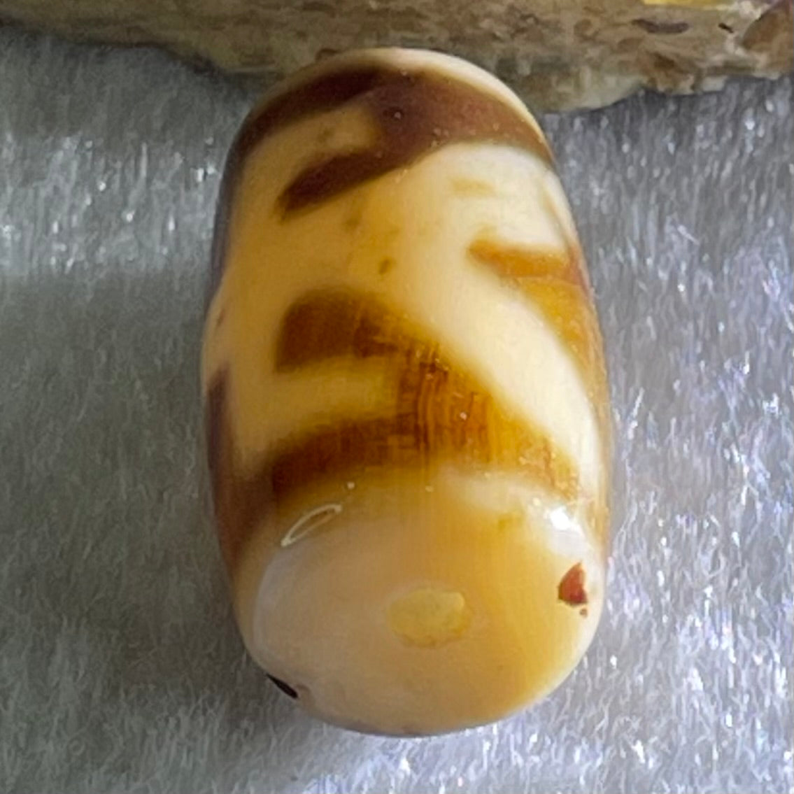 Natural Powerful Tibetan Old Oily Agate Patina Guiren Tairen Human Dzi Bead Totem Amulet Heavenly Master (Tian Zhu) 贵人天诛 4.60g 19.7 by 11.4mm - Huangs Jadeite and Jewelry Pte Ltd