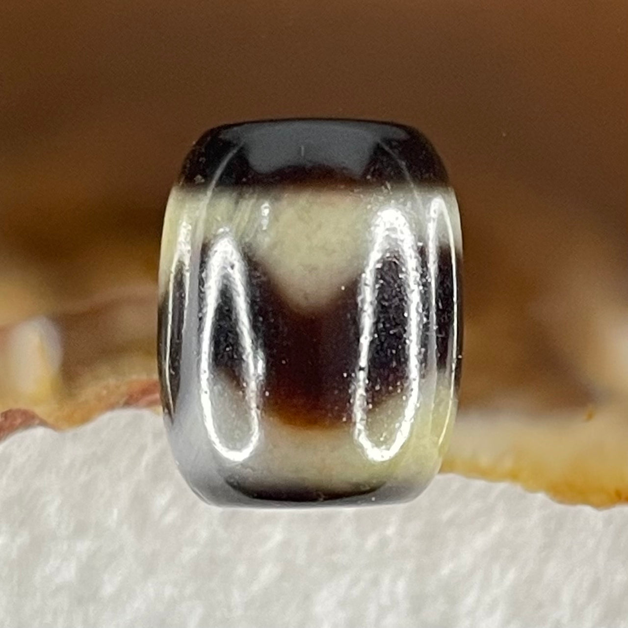 Natural Powerful Tibetan Old Oily Agate Tiger Tooth Daluo Dzi Bead Heavenly Master (Tian Zhu) 虎呀天诛 2.48g 13.1 by 10.5mm - Huangs Jadeite and Jewelry Pte Ltd