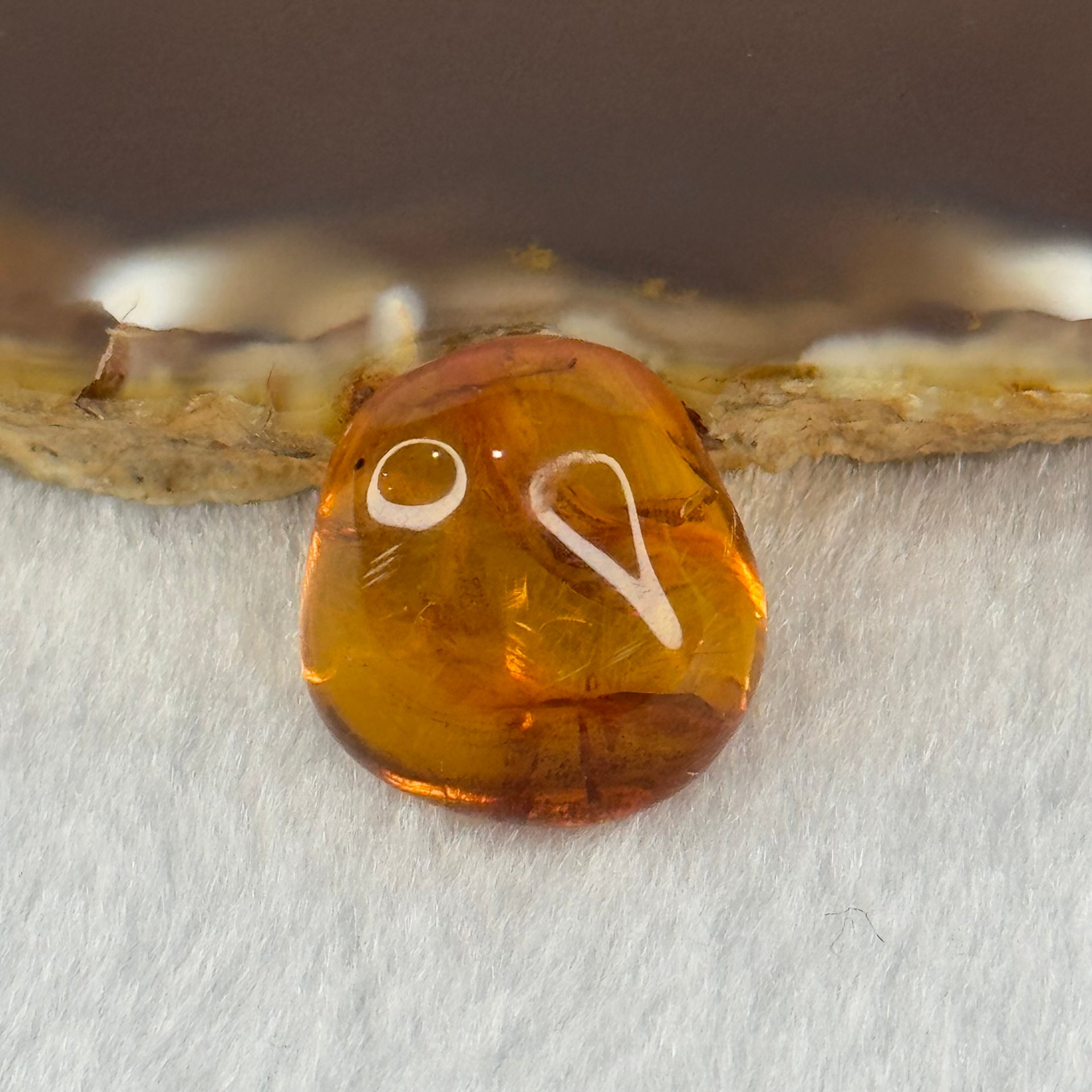 Natural Amber for Setting 1.67g 17.3 by 16.1 by 10.6mm - Huangs Jadeite and Jewelry Pte Ltd