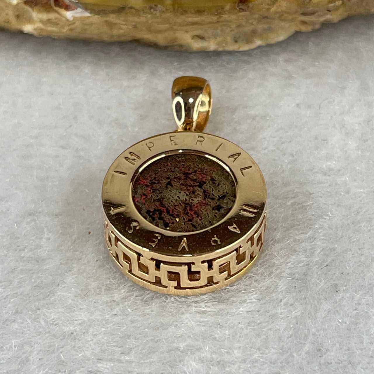(Pre Love) 18K Gold Agarwood Imperial Harvest Pendant 2.35g 13.7 by 5.2mm