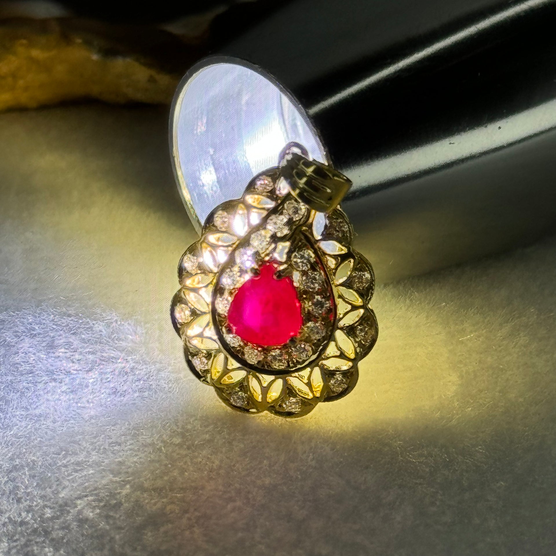 Natural Transparent Vivid Red Pear Shape Brilliant / Step Cut Ruby (Heated) Approx. 1.0ct 6.02 by 5.42 by 3.85mm in 750 18K Yellow Gold and Natural Diamonds 3.39g - Huangs Jadeite and Jewelry Pte Ltd