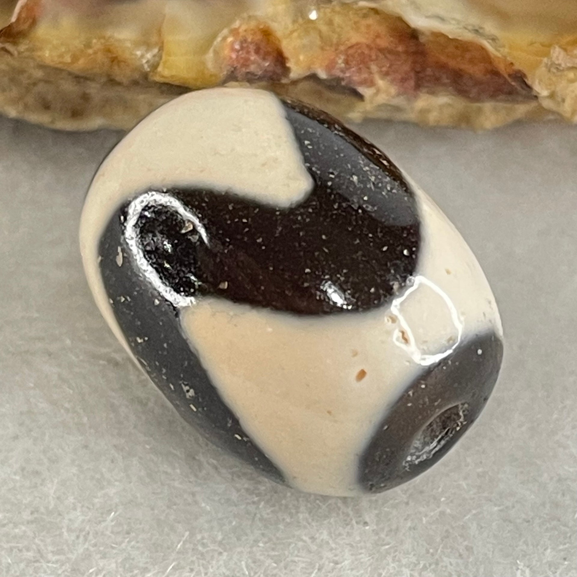 Natural Powerful Tibetan Old Oily Agate Tiger Tooth Daluo Dzi Bead Heavenly Master (Tian Zhu) 虎呀天诛 4.52g 17.4 by 13.2mm - Huangs Jadeite and Jewelry Pte Ltd