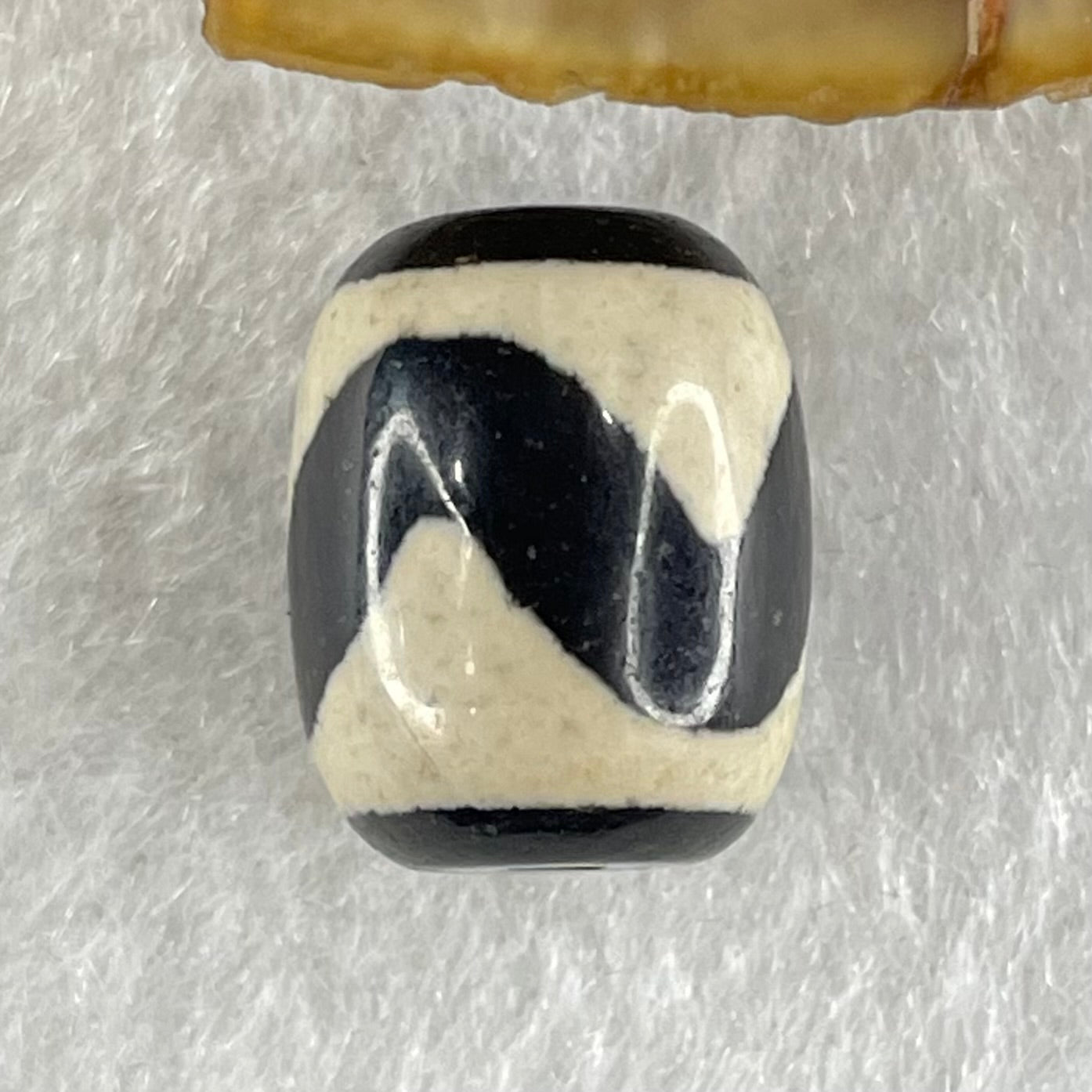 Natural Powerful Tibetan Old Oily Agate Tiger Tooth Daluo Dzi Bead Heavenly Master (Tian Zhu) 2.75g 13.7 by 11.2mm - Huangs Jadeite and Jewelry Pte Ltd