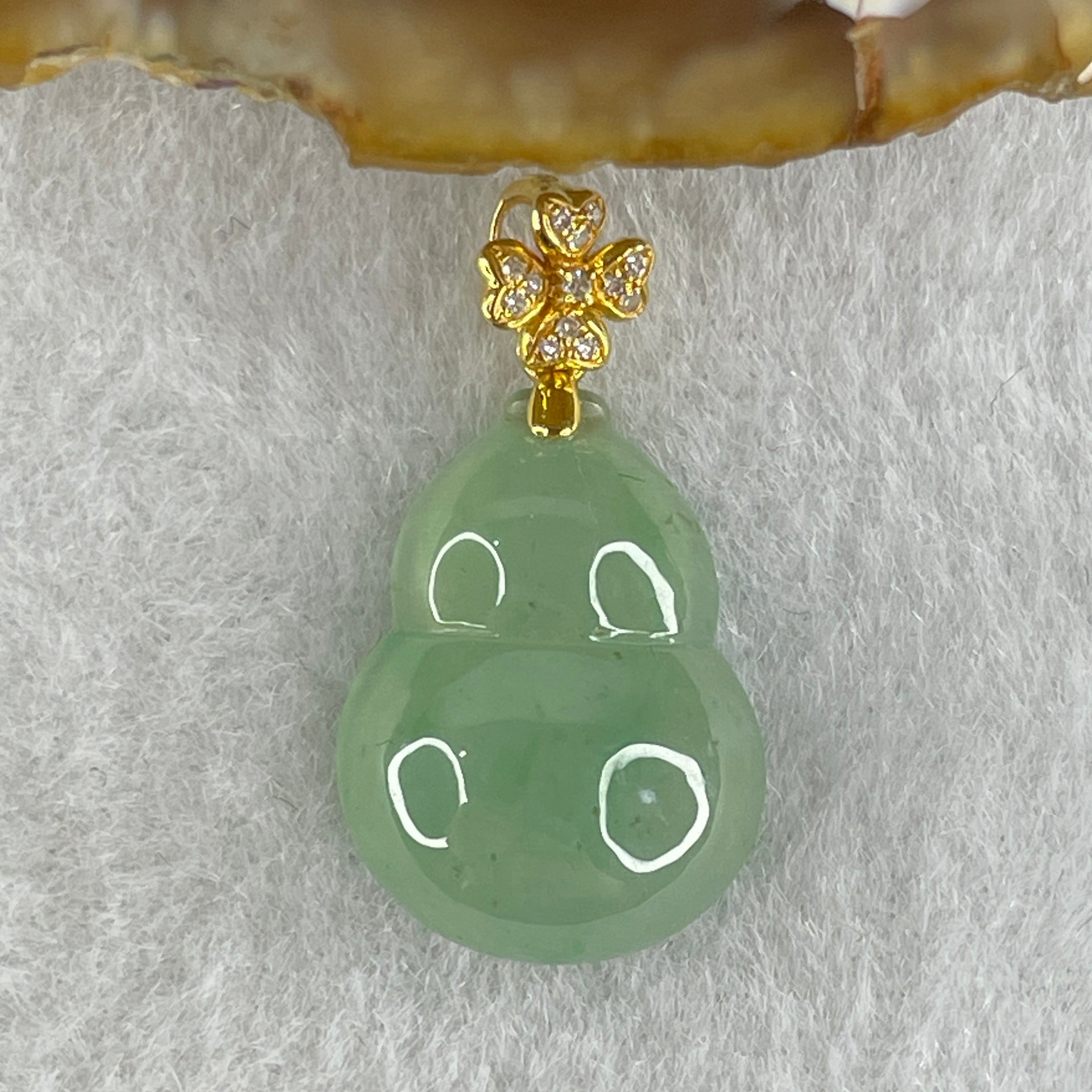 Tye A Natural Icy Green Jadeite Hulu in 18K 750 Yellow Gold and Diamonds Clasp Pendant 2.53g 17.5 by 13.5 by 5.9mm - Huangs Jadeite and Jewelry Pte Ltd